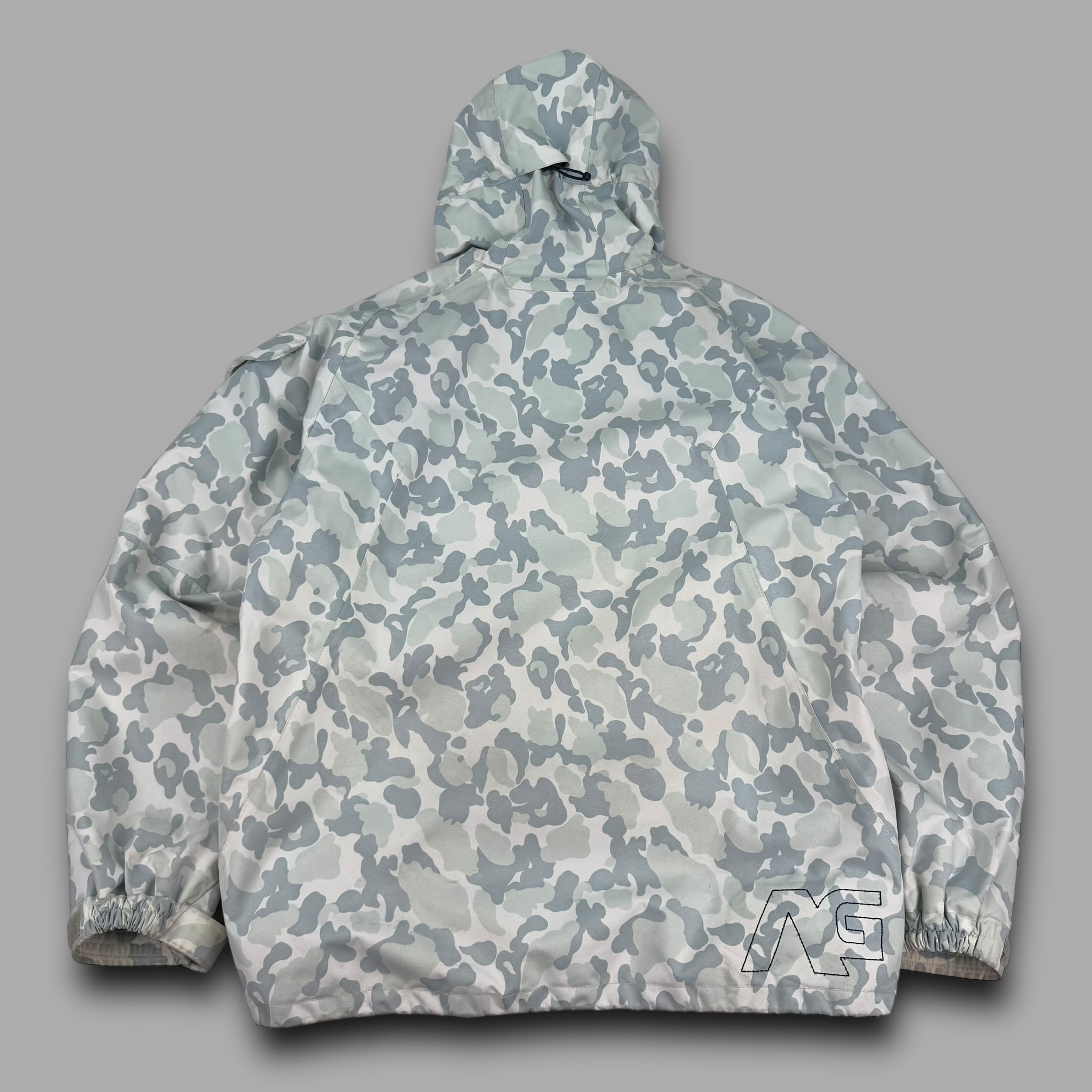 Burton Analog 2000's technical vented camo print hardshell ski jacket (XL)