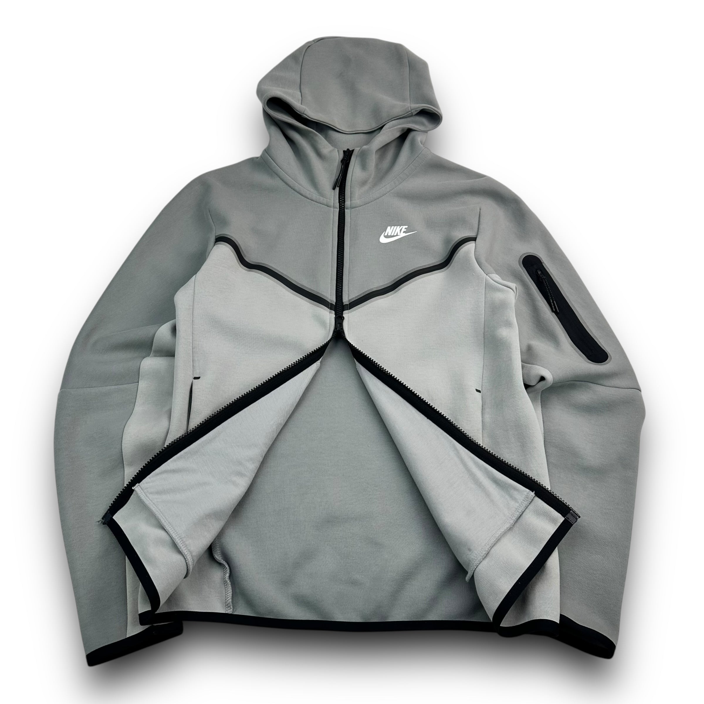 Nike tech fleece (XS)