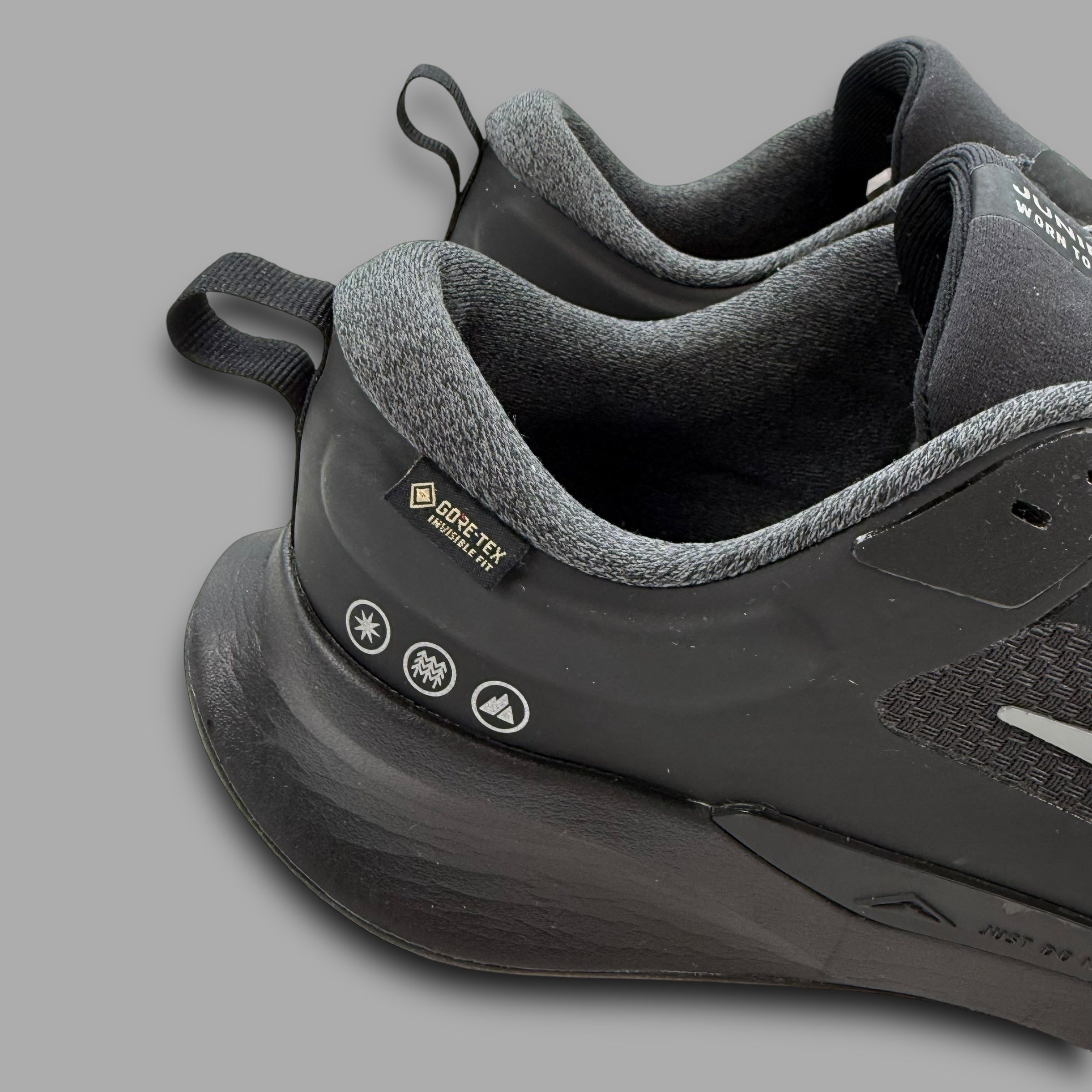 Nike juniper trail 2 gore-tex 'triple black' (UK9)