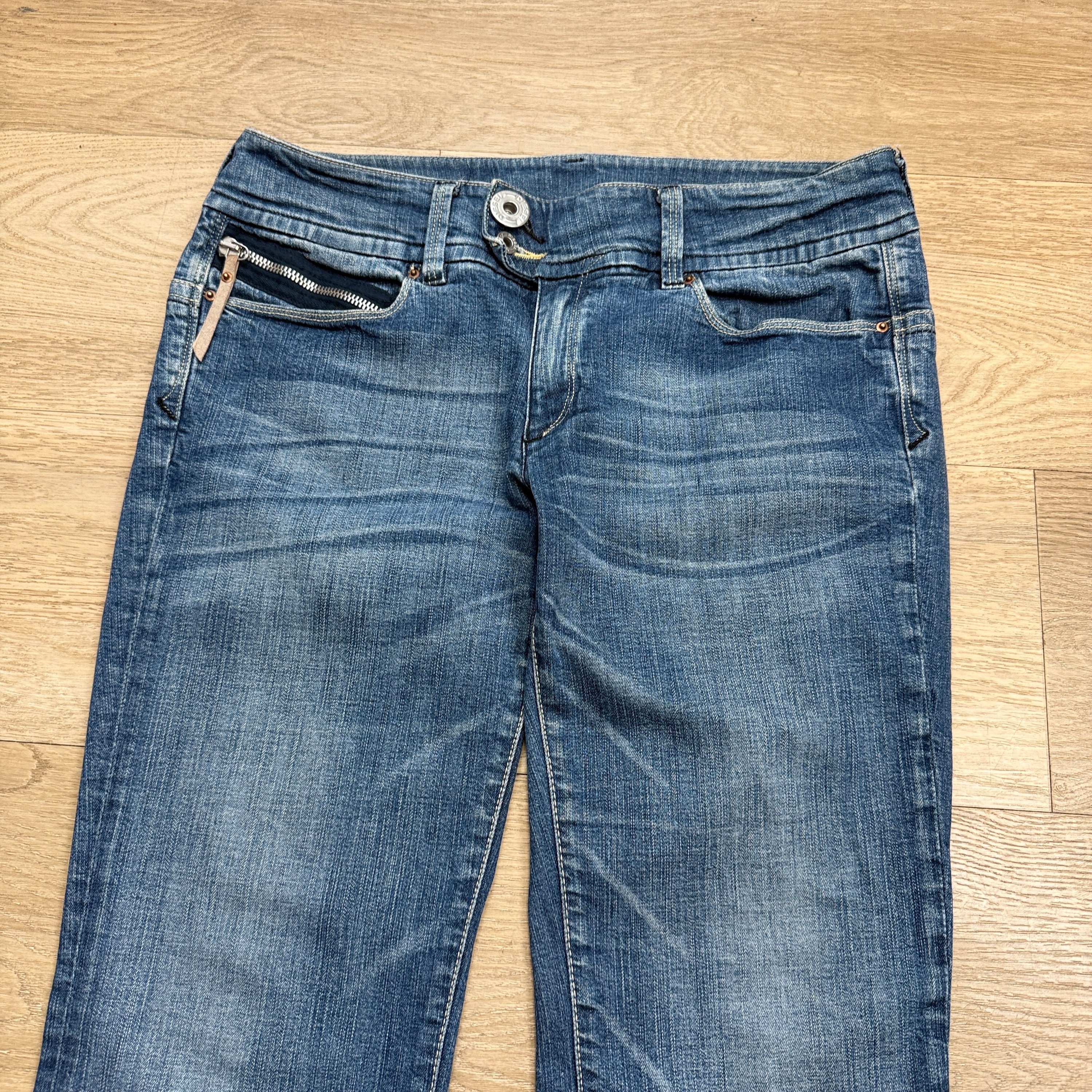 Diesel 2000's fitted lowrise bootcut jeans (S-M)