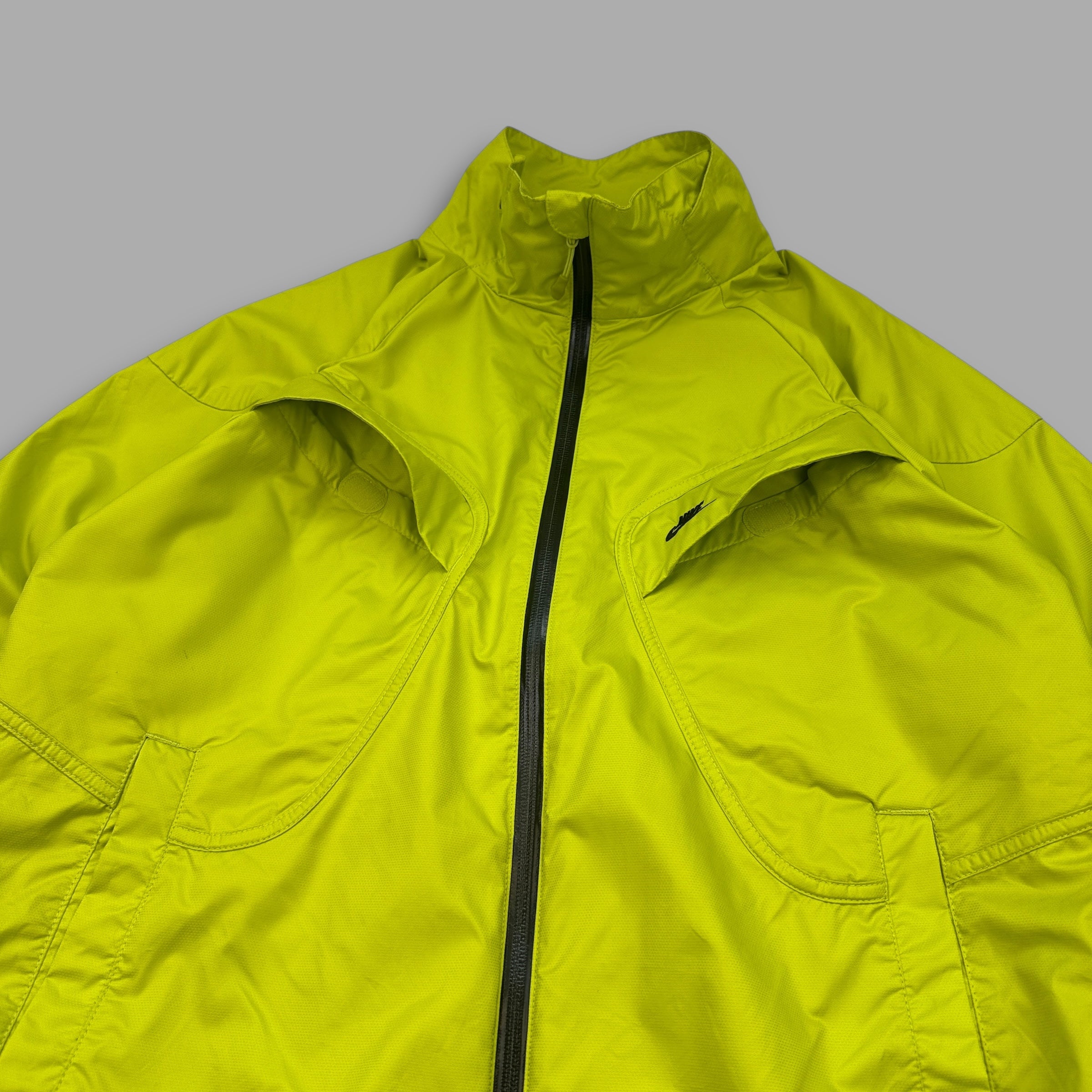 Nike 2000's technical dual pocket zip up softshell jacket (M)