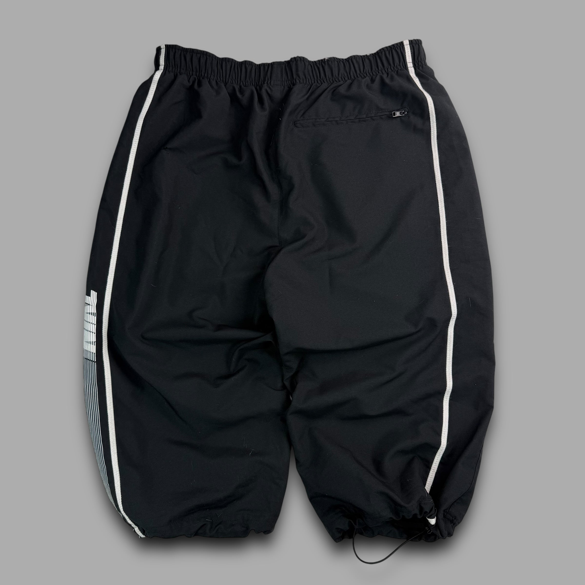 Nike 2000's baggy wide leg spellout shorts (M)