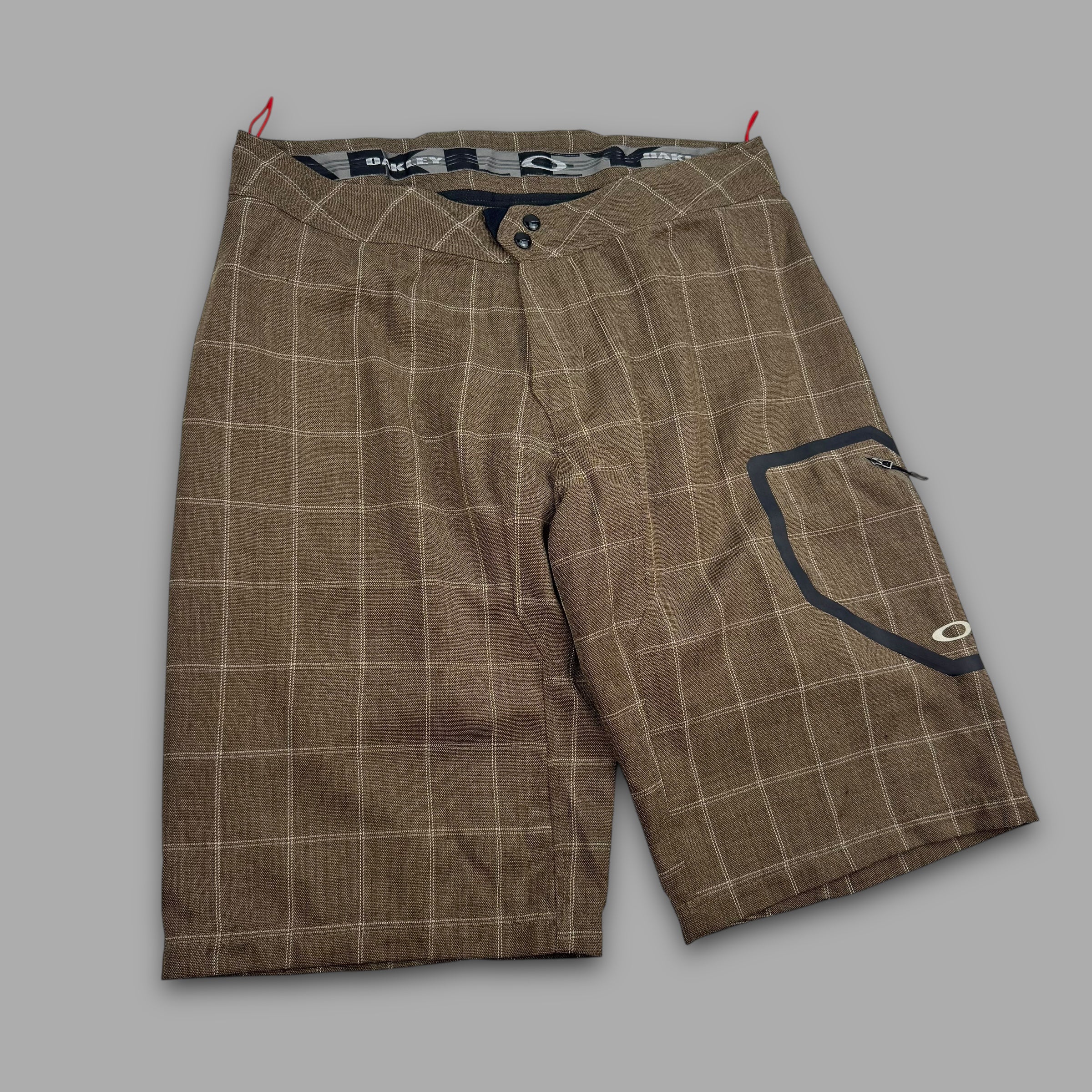 Oakley 2010 technical plaid mountain biking shorts (L)