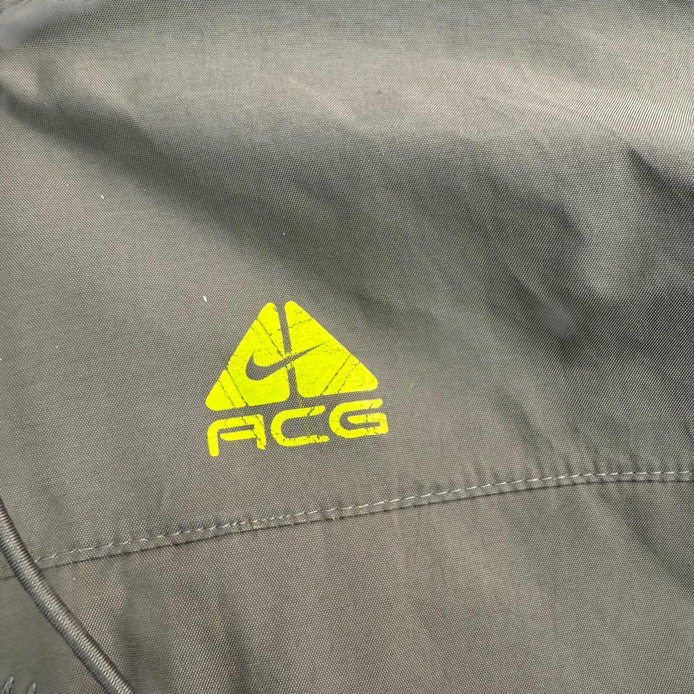 Nike ACG 2007 technical multi-pocket shell jacket (L)