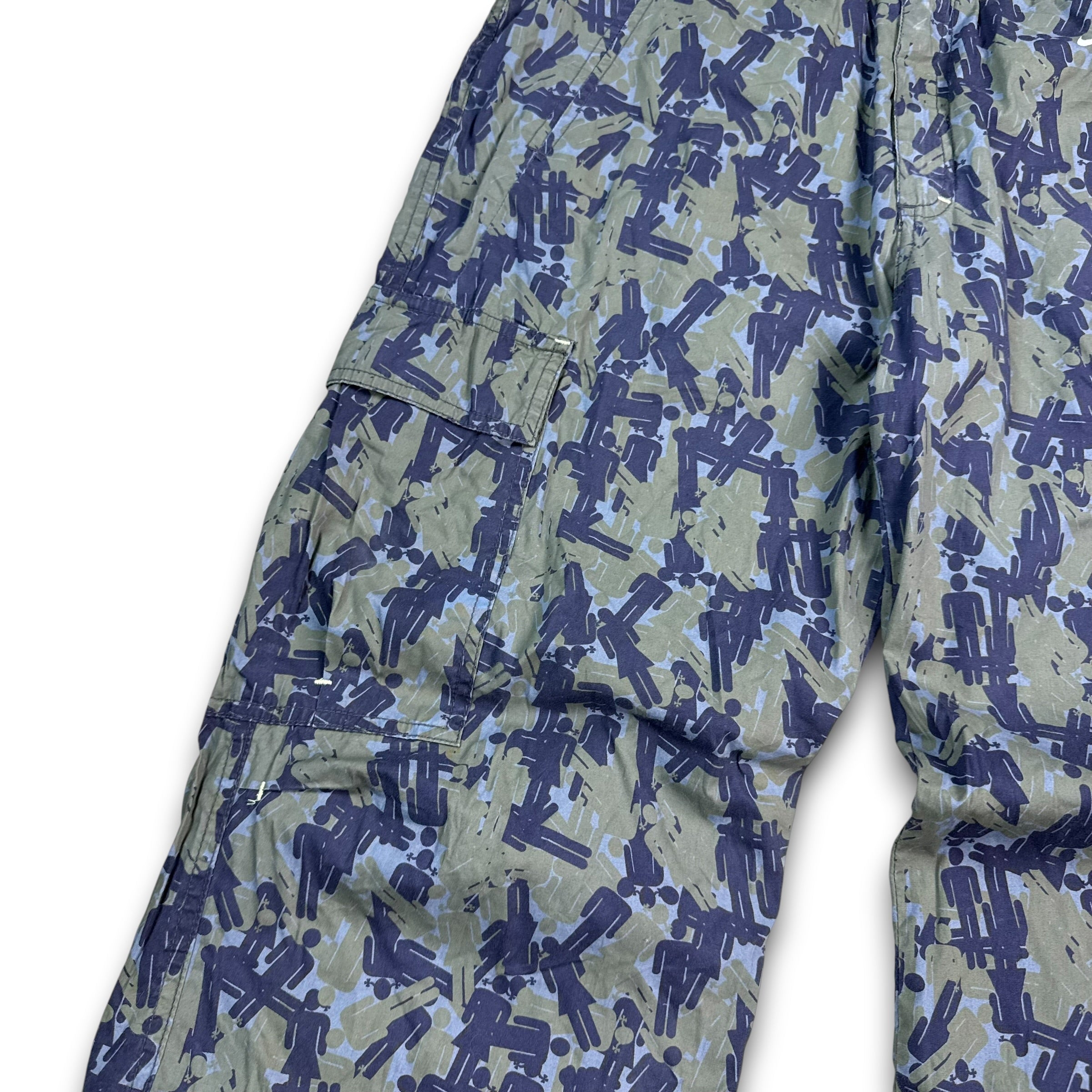 Nike 2000's graphic gender figure camo printed baggy bottoms (S)