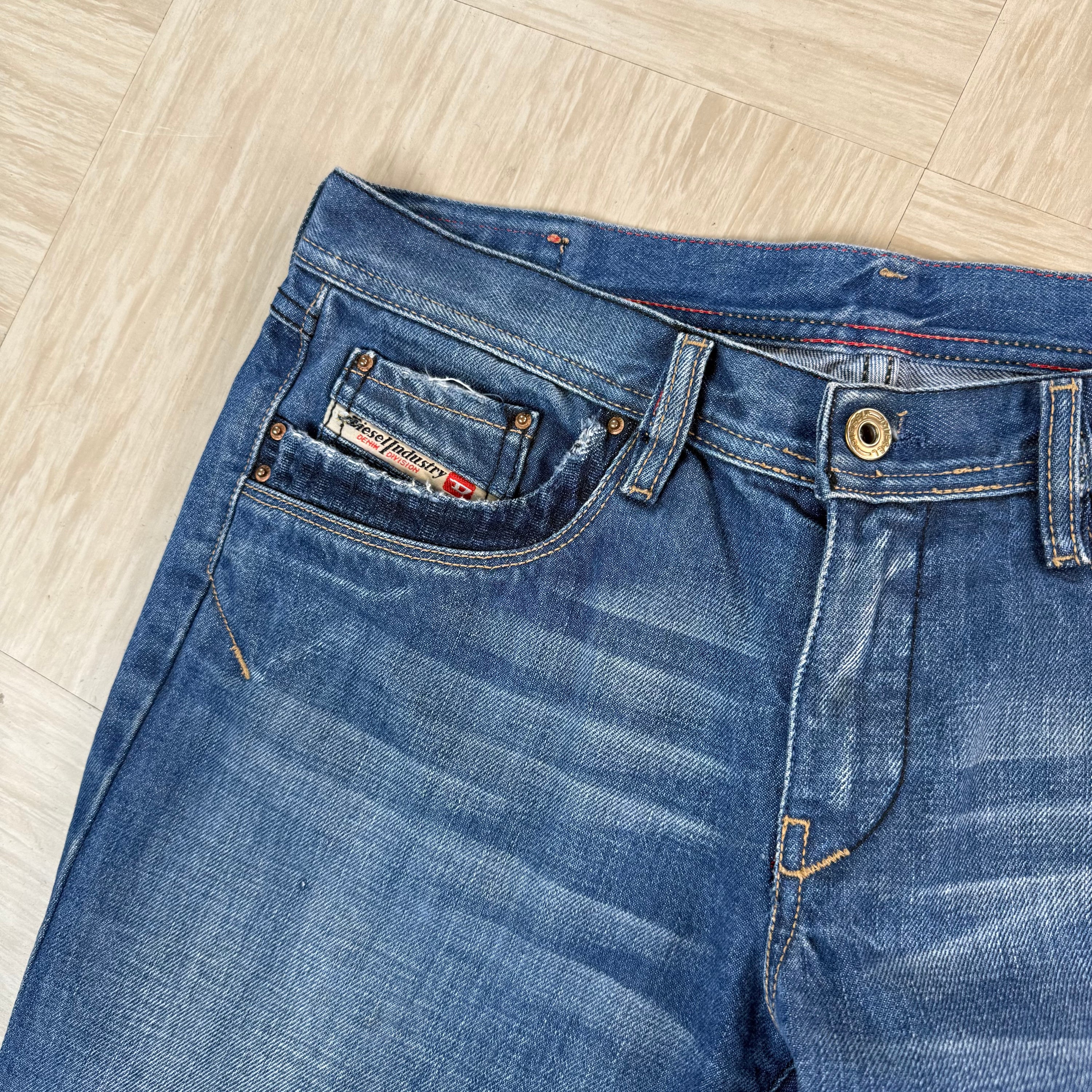 Diesel 2000's relaxed denim bootcut jeans (S)