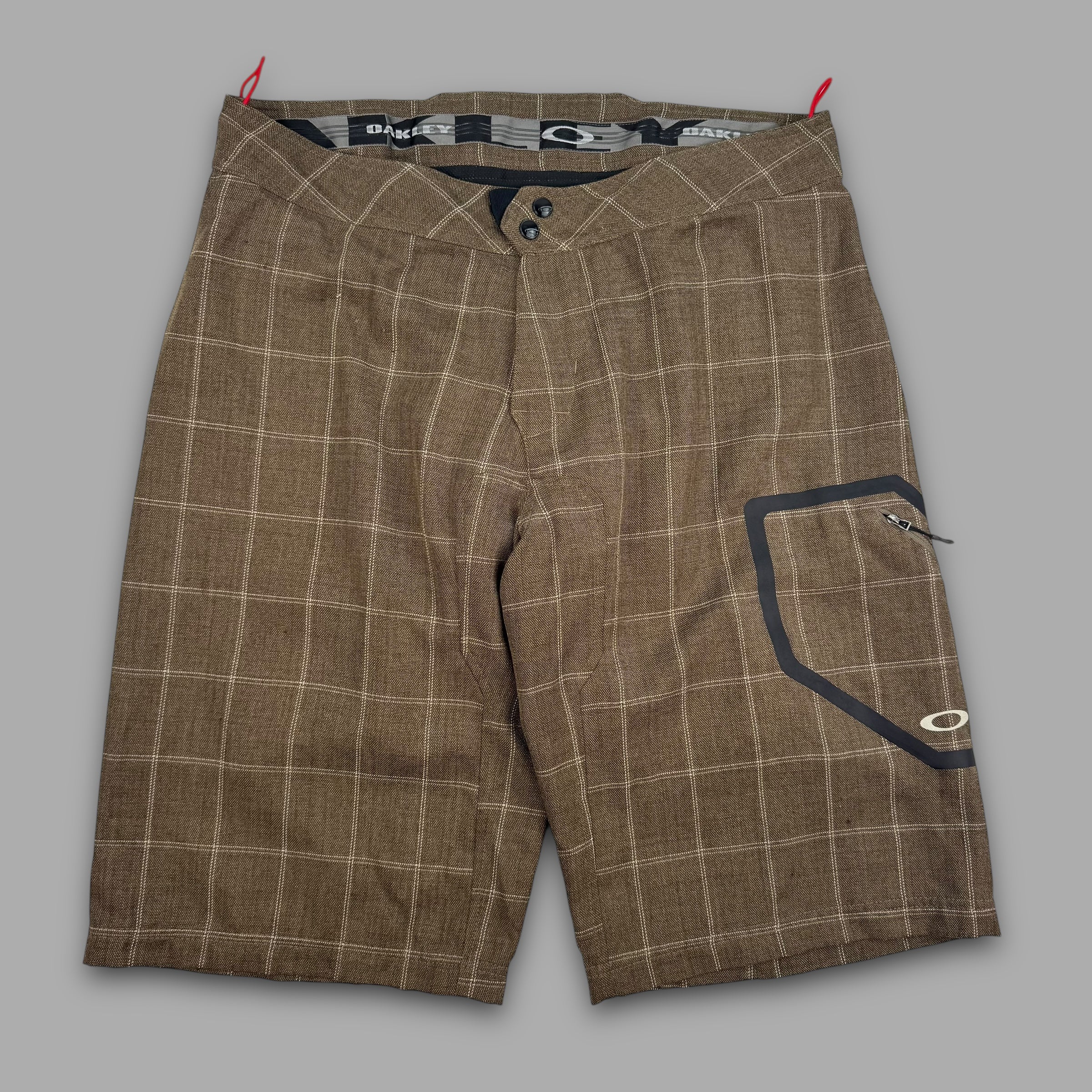 Oakley 2010 technical plaid mountain biking shorts (L)