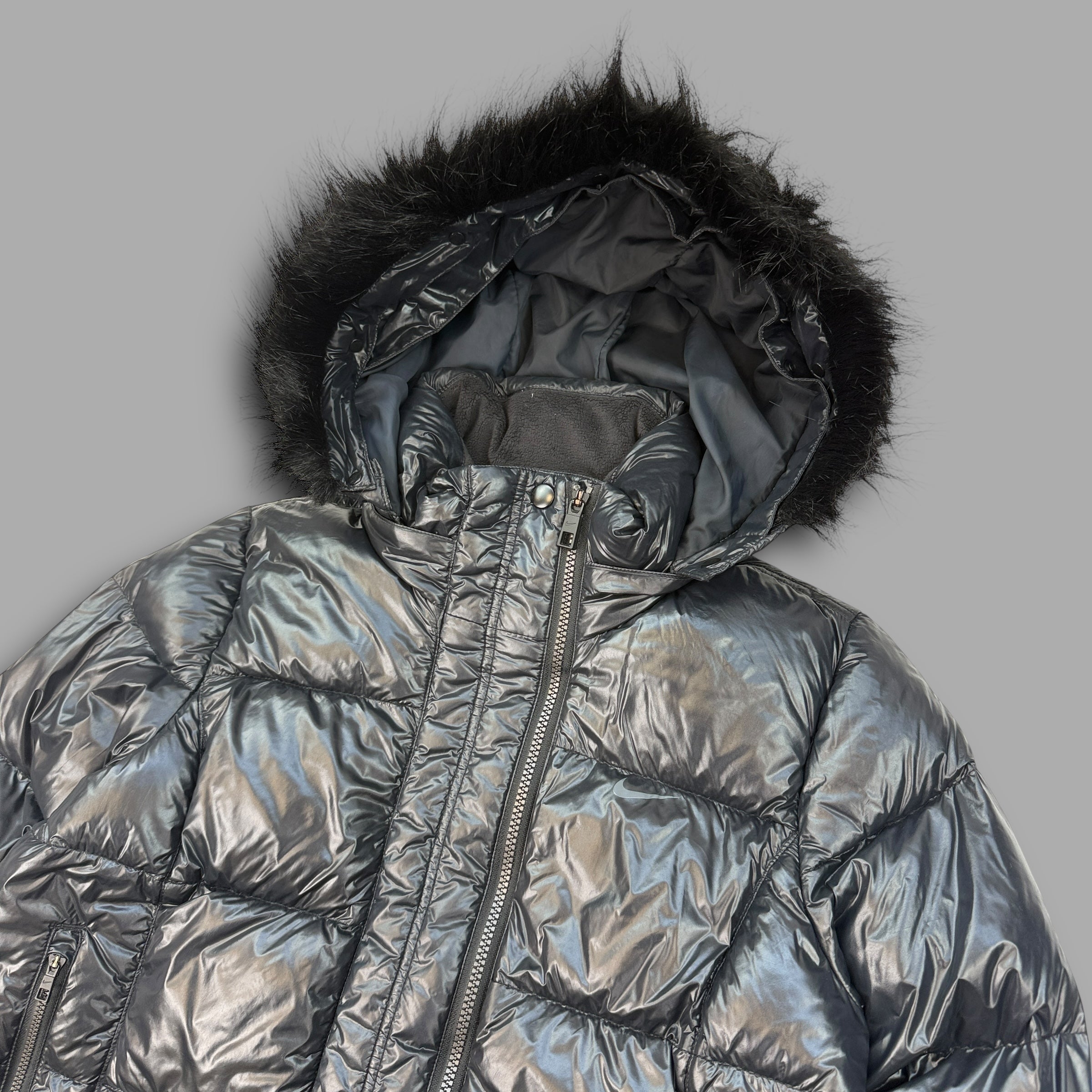 Nike 2000's downfilled shimmer puffer w/fur hood (L) wms