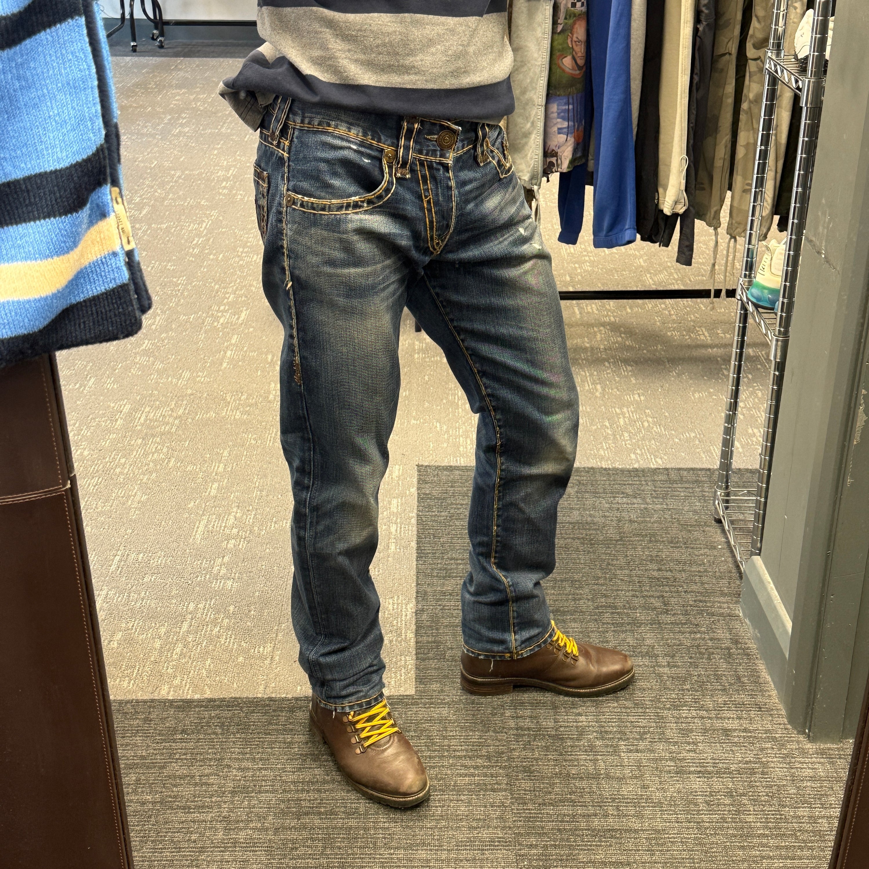 True religion 2000's geno relaxed slim contrast stitch denim jeans (S)