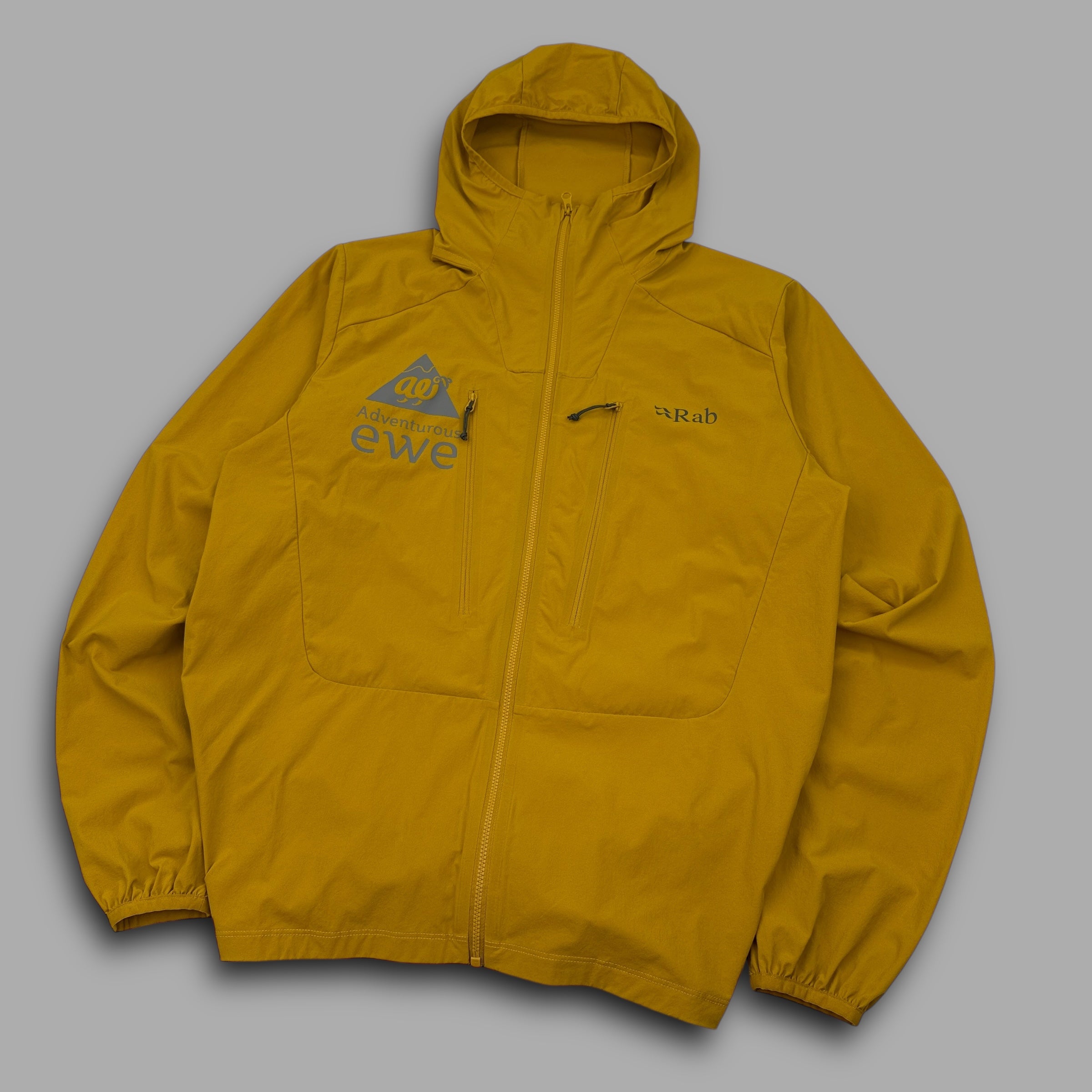 Rab 2000's technical softshell dual-pocket windbreaker (M)