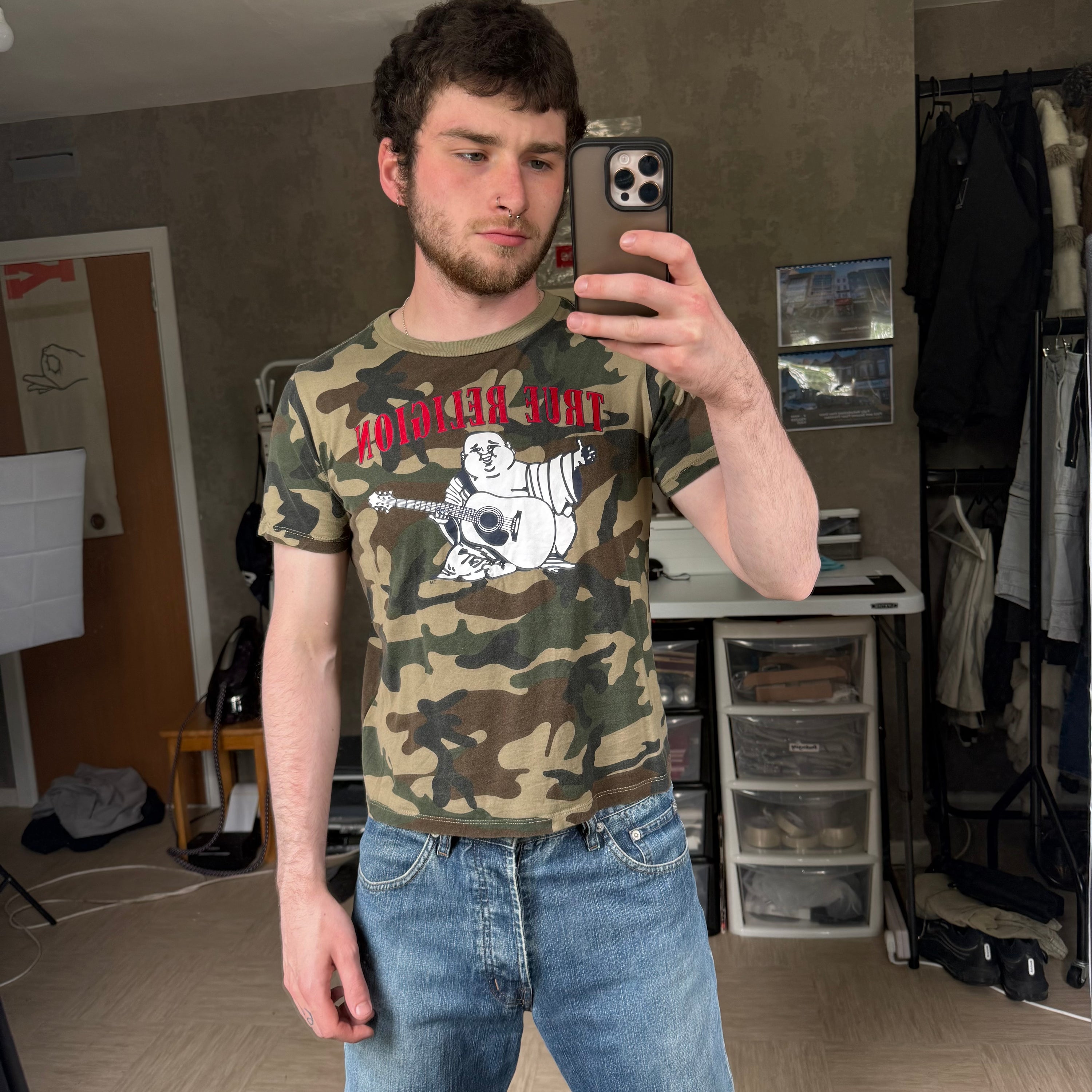 True religion 2000's graphic cropped camo tee (S)