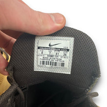 Load image into Gallery viewer, Nike ACG mandara hiking boots 2013 (UK7)

