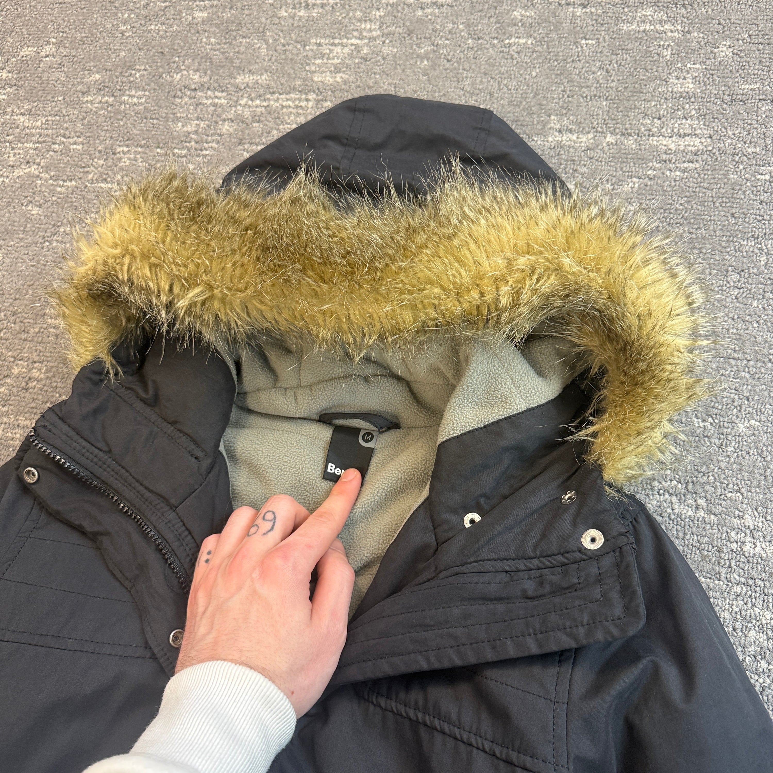 Bench 2000's technical fleece lined fur hood cropped jacket (M) wms