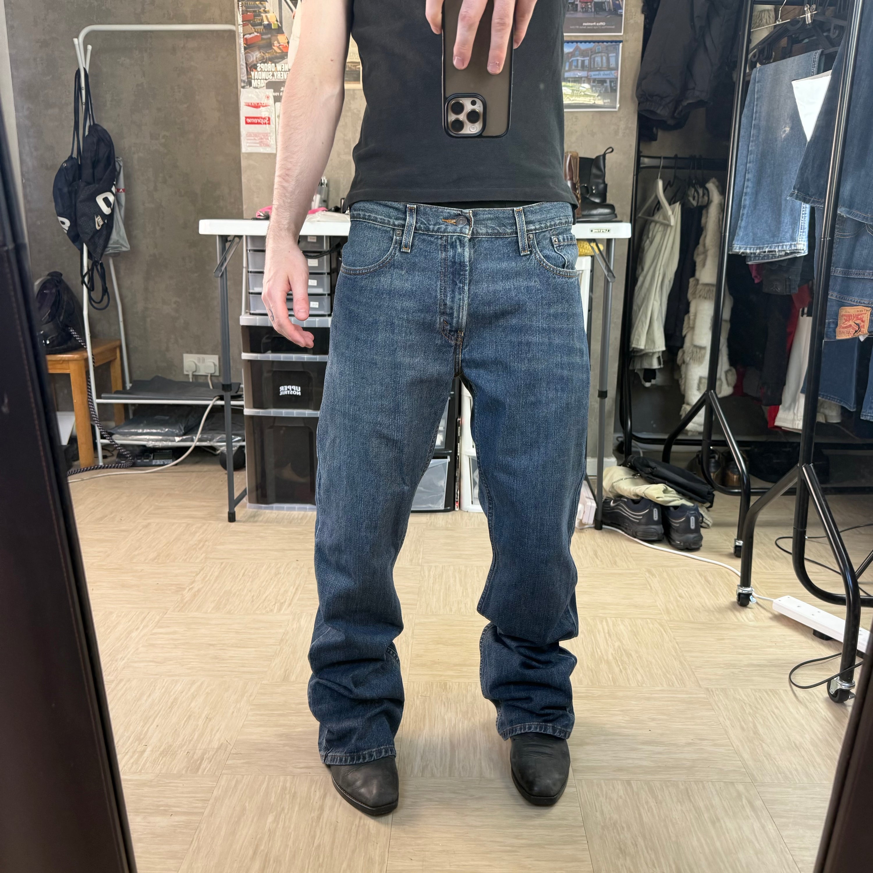 Levi's 527 2000's dark low bootcut denim jeans (M)