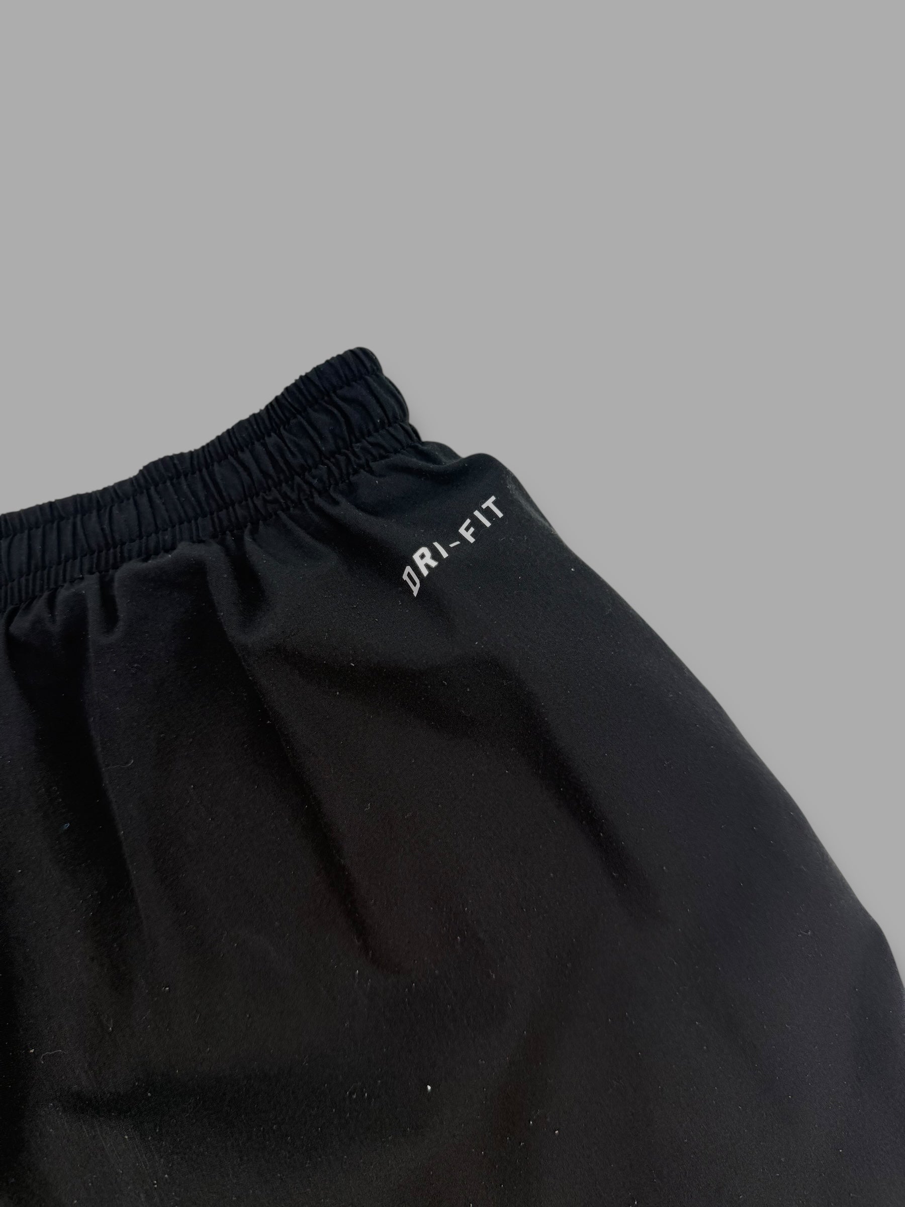 Nike 2000's baggy dri-fit vented mesh shorts (L)