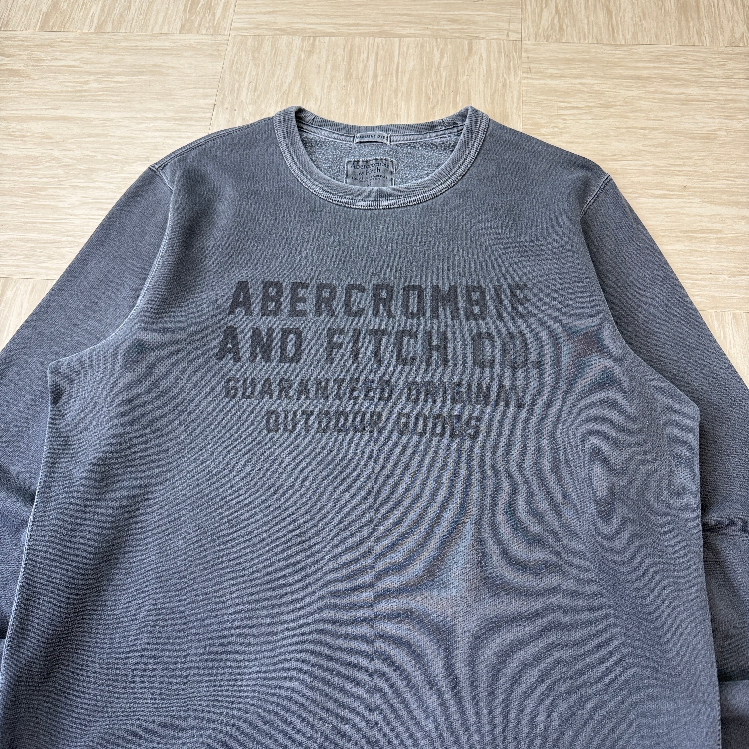 Abercrombie and fitch 2000's garment dyed pullover sweatshirt (XS)