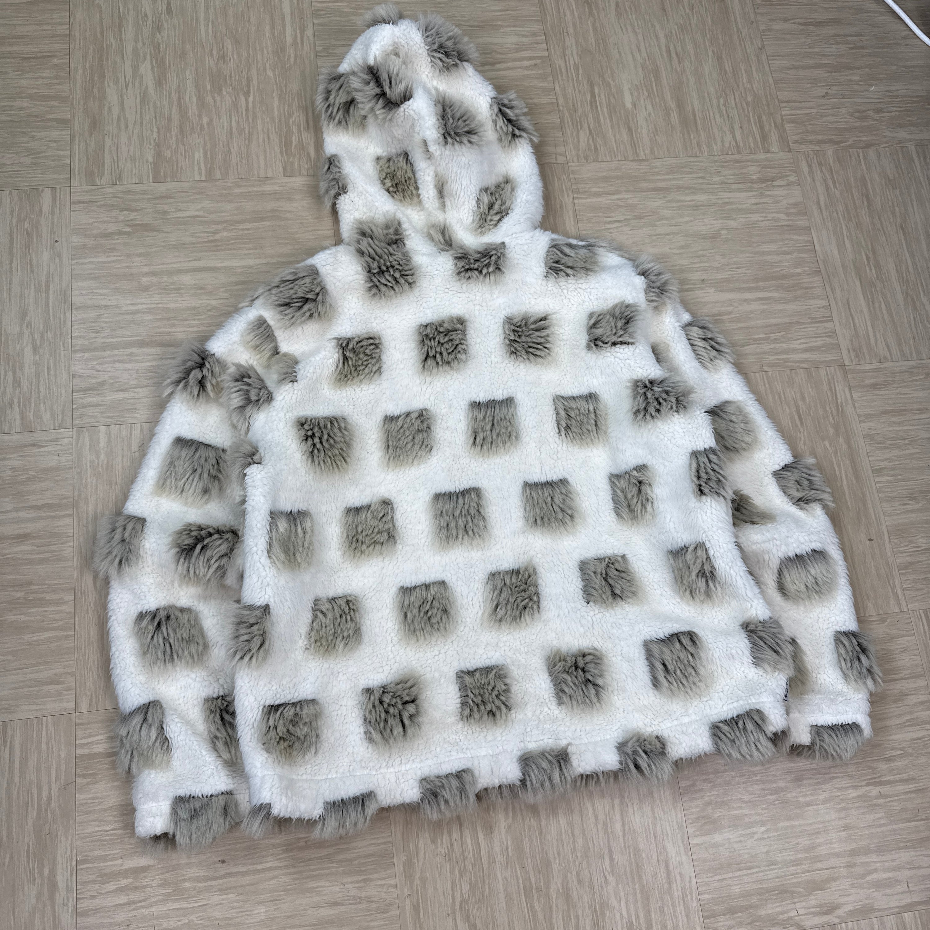 Tog24 2000's faux fur block yeti jacket (M)