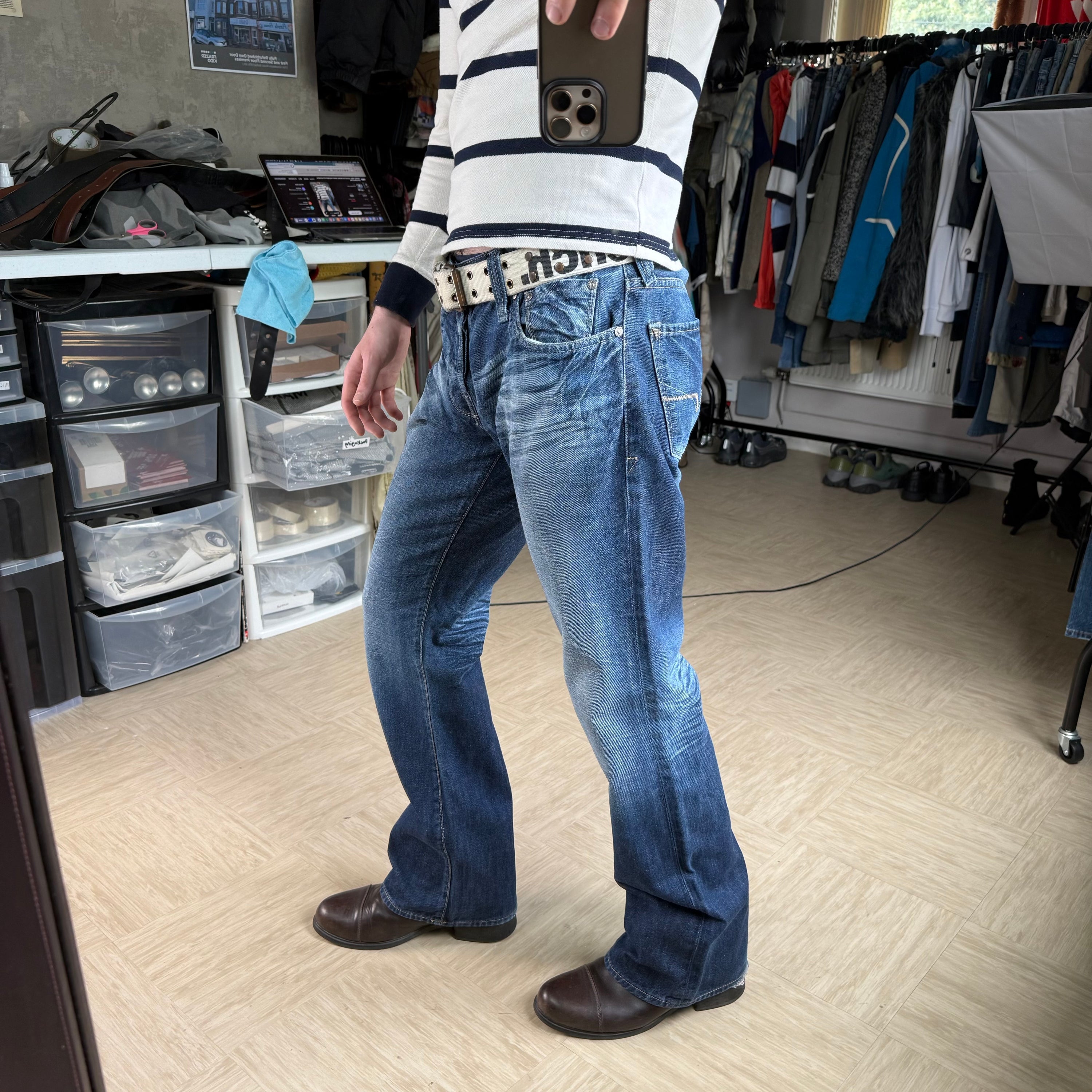 Guess 2000's relaxed fit denim bootcut jeans (M)