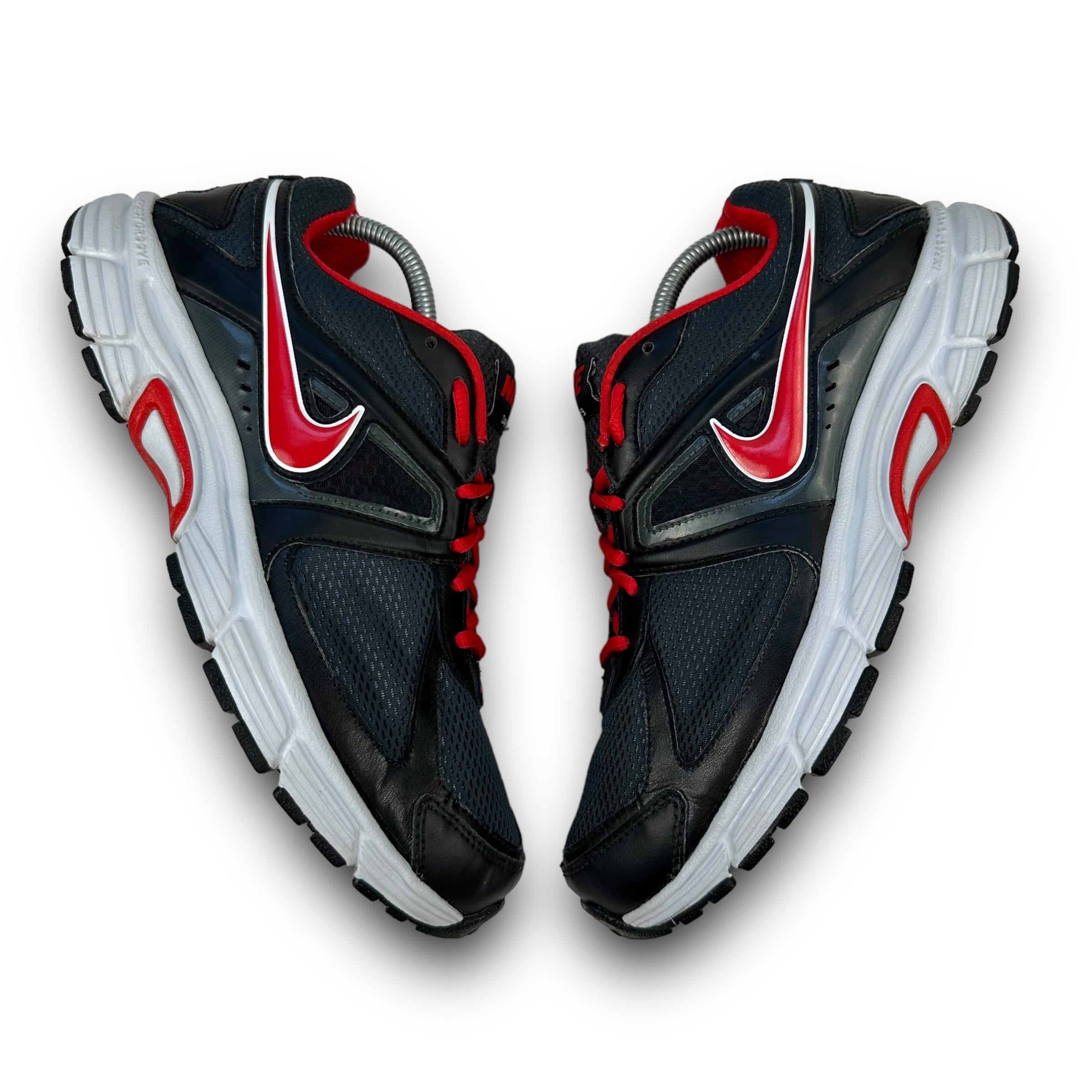 Nike dart 9 black and red 2011 UK8.5 Uppernostril