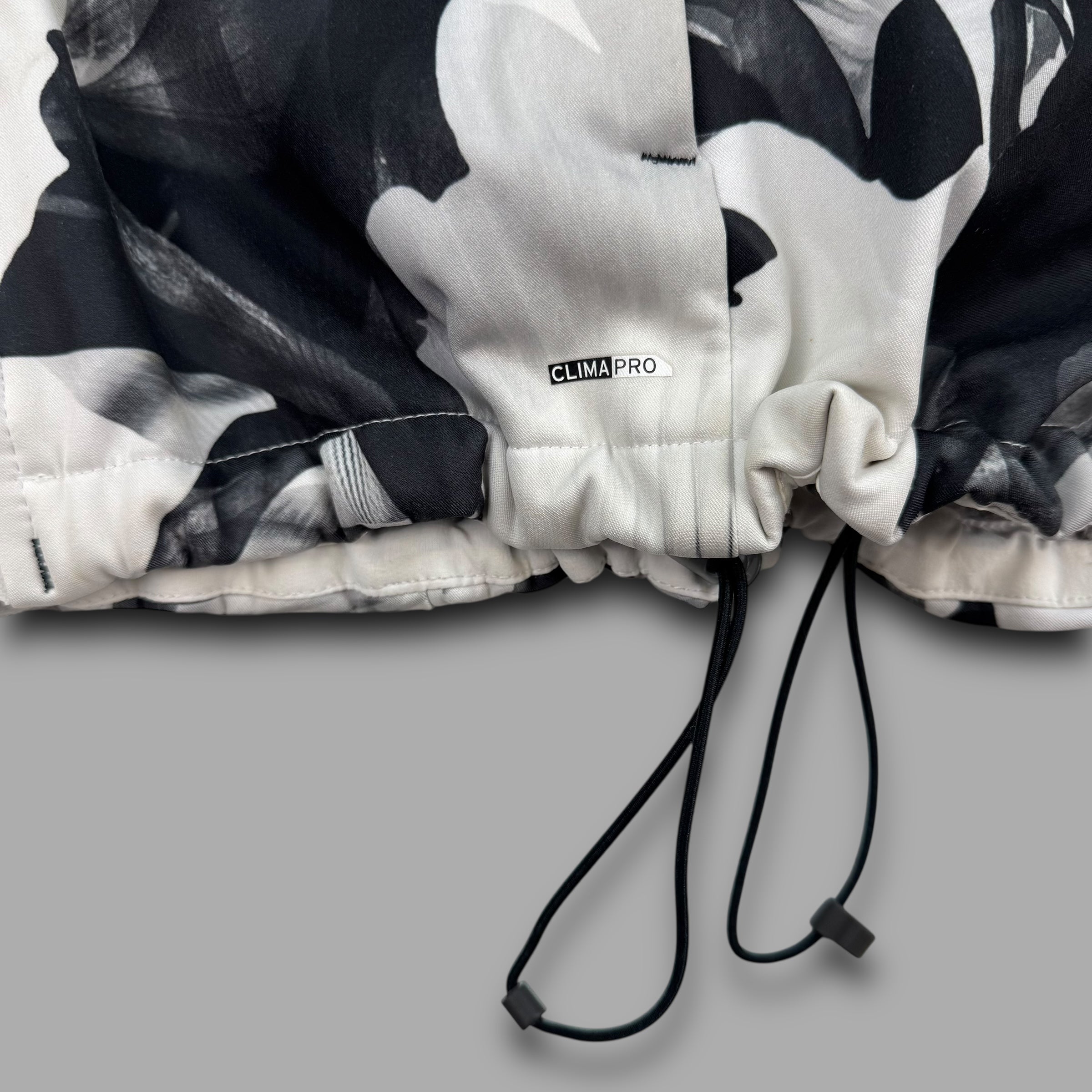 Salomon 2011 technical monogram floral softshell ski jacket (L) wms