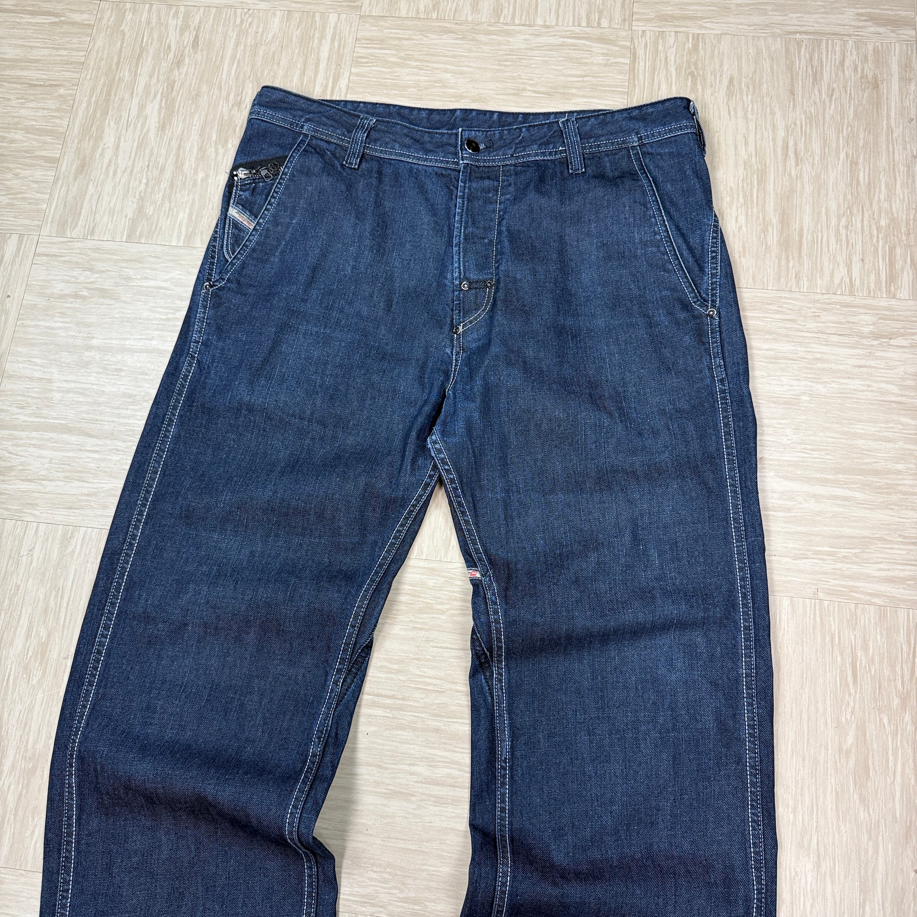 Diesel pheyo 2000's relaxed bootcut dark denim contrast stitch jeans (M-L)