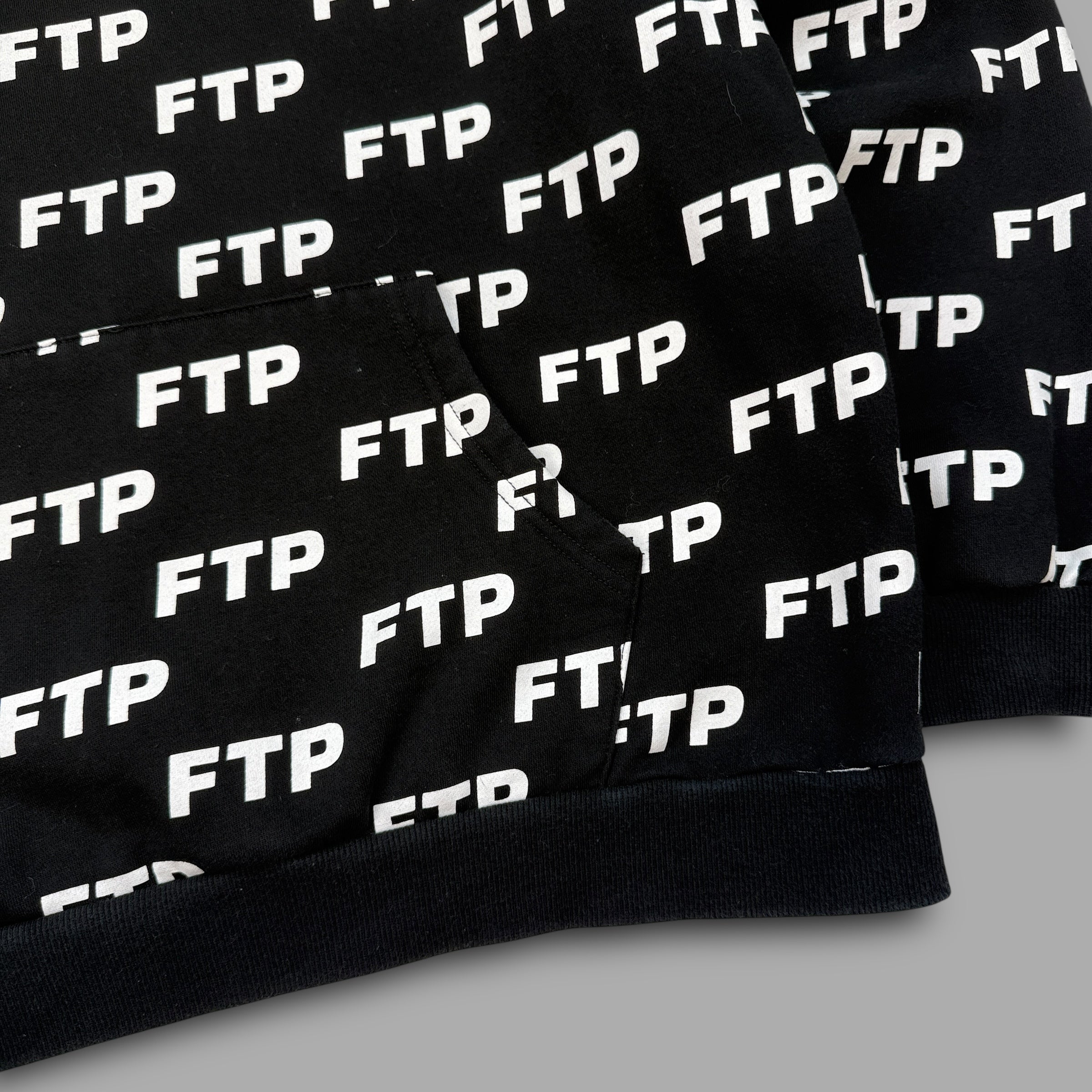 FTP pullover monogram hoodie (XL)