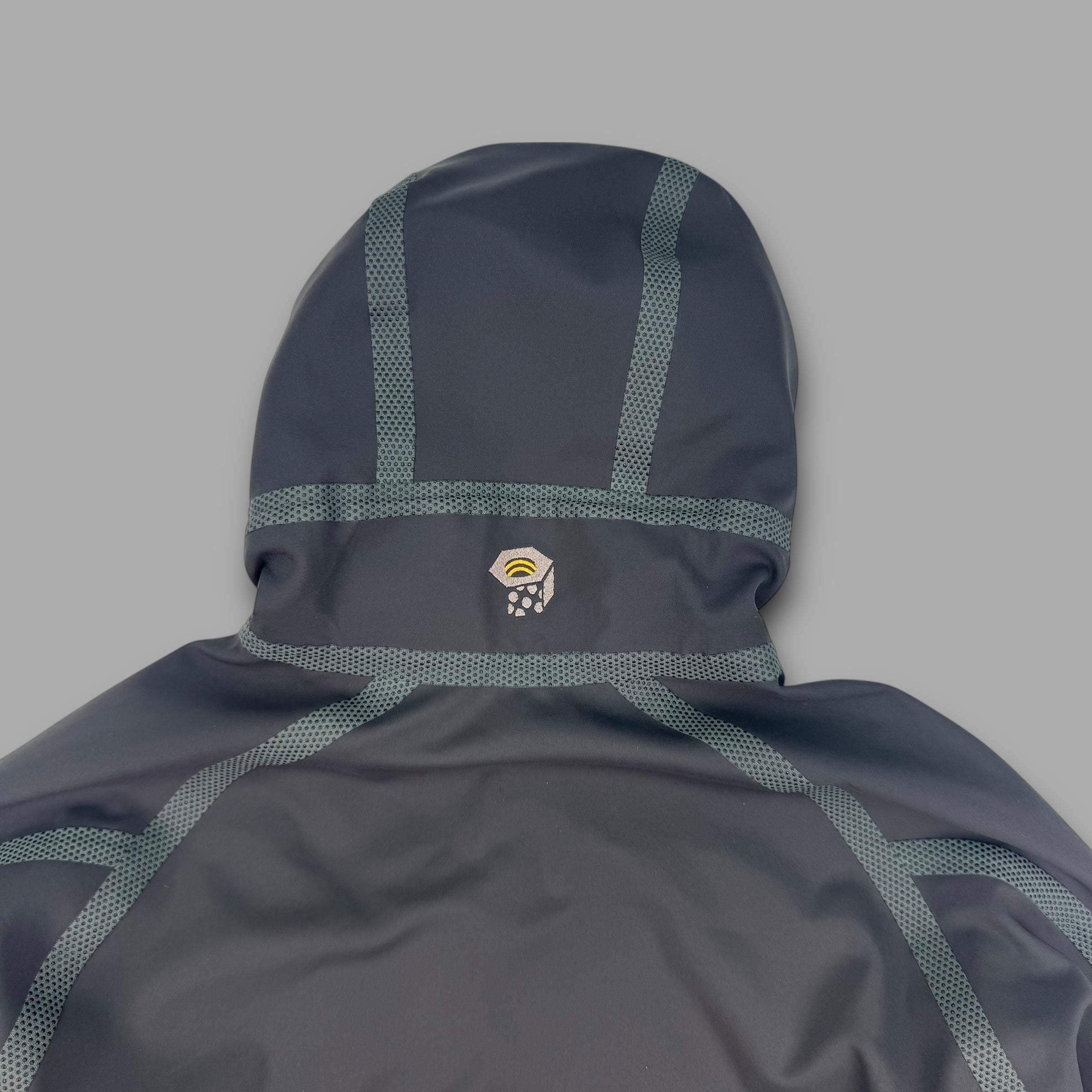 Mountain hardwear 2000's conduit taped seams nylon softshell jacket (S)