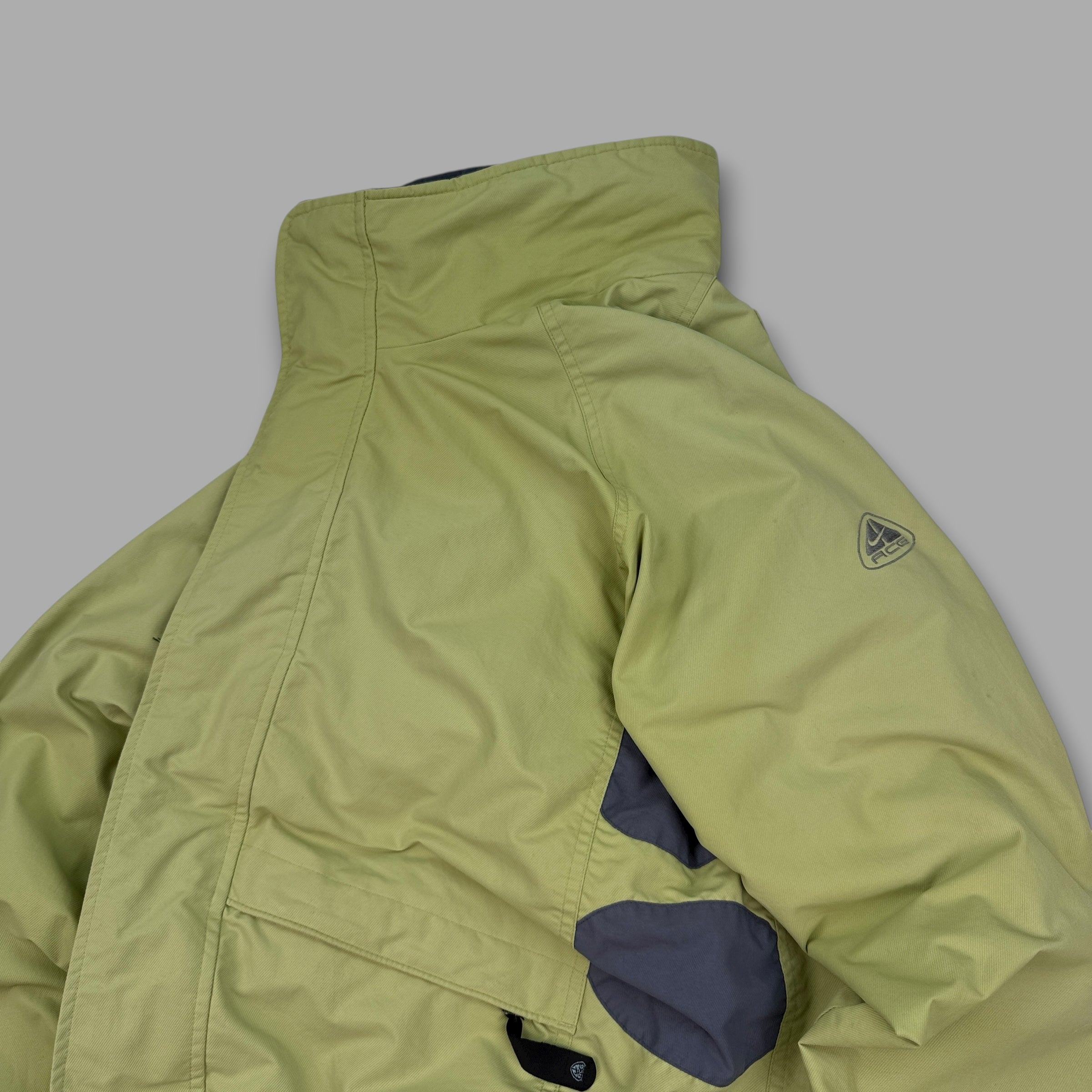 Nike ACG 2000's technical dual pocket softshell jacket (S)