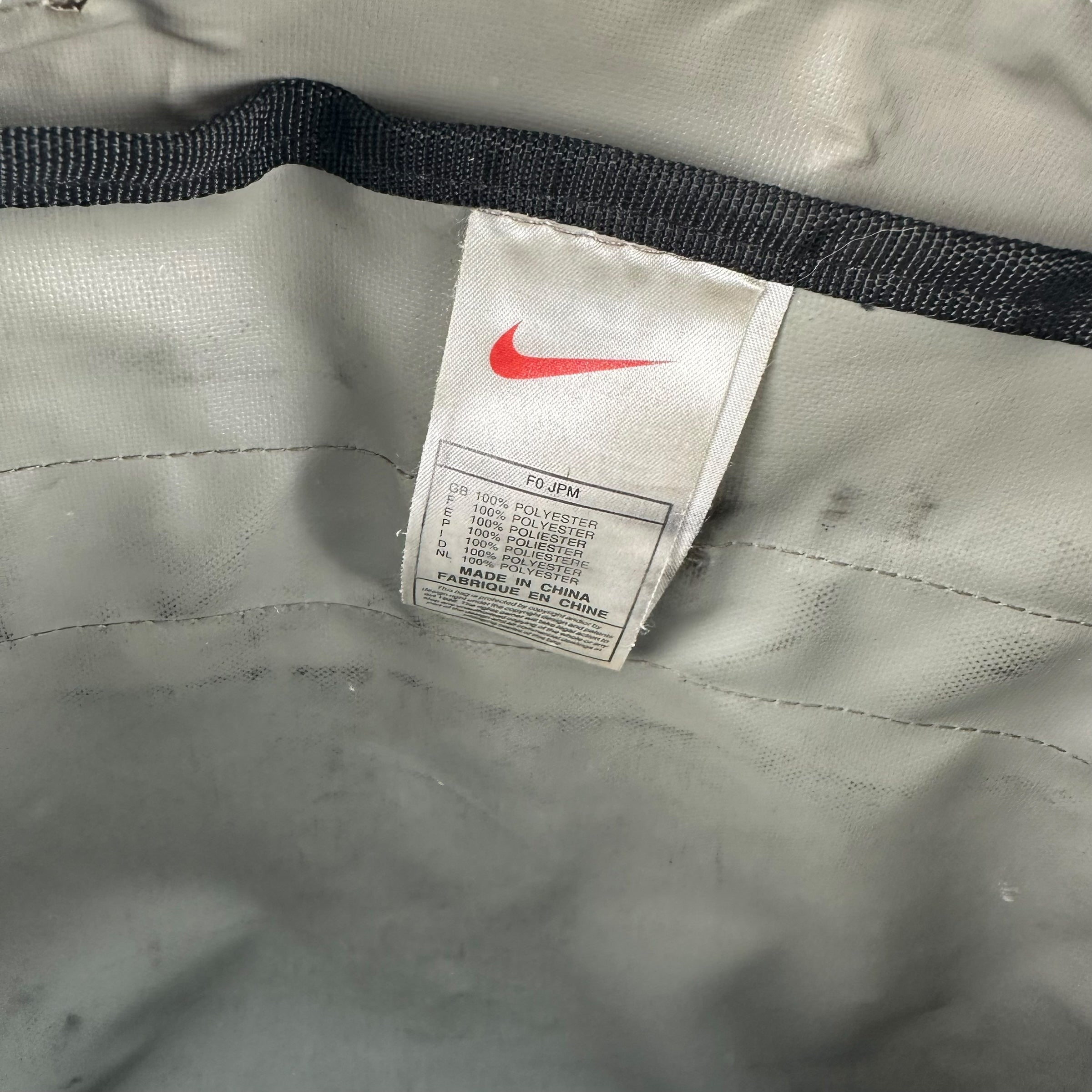 Nike 2000's multi-pocket technical satchel bag (OS)