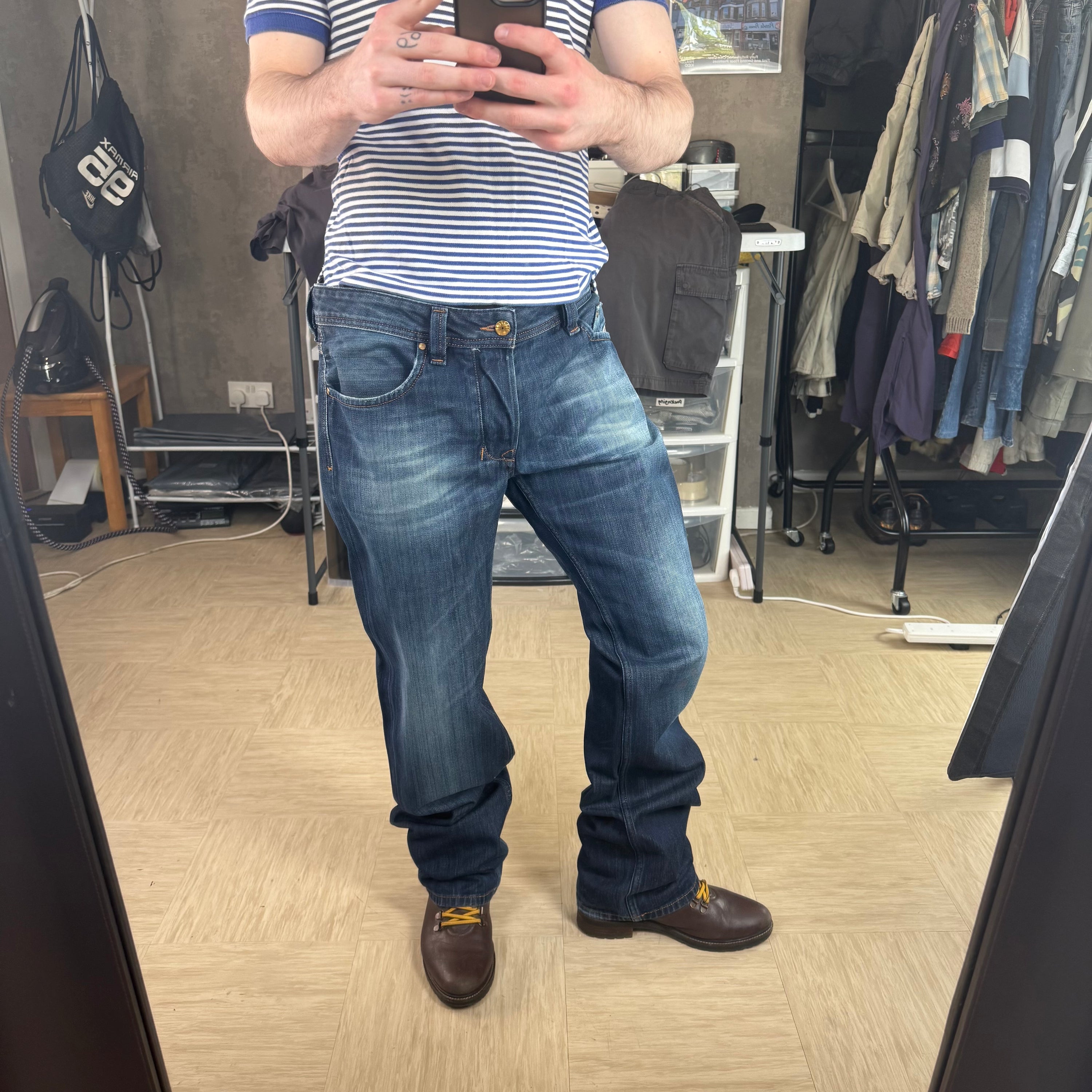 Diesel 2000's larkee dark denim relaxed straight fit (M-L)