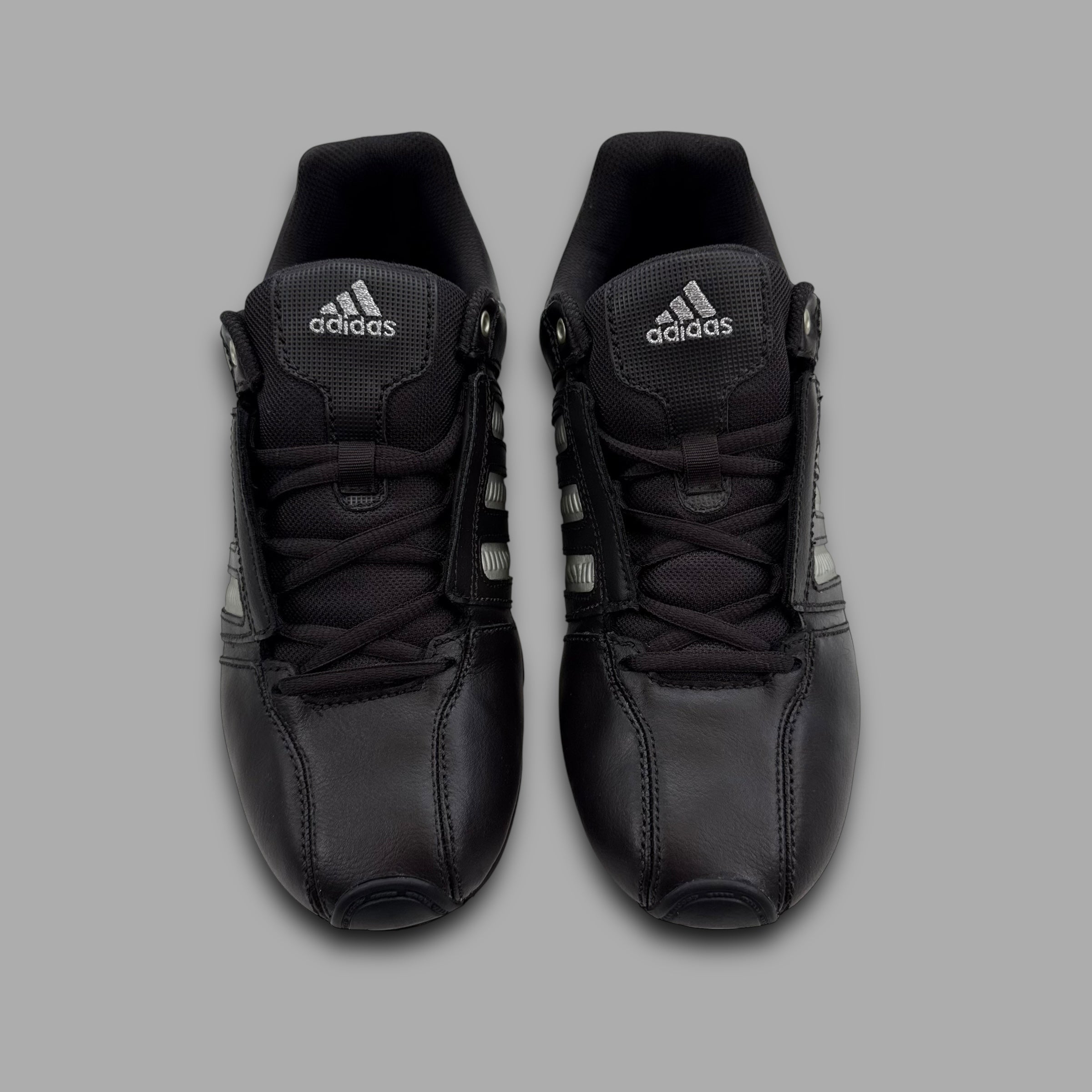 Adidas 2009 panelled martial arts shoe (UK8)
