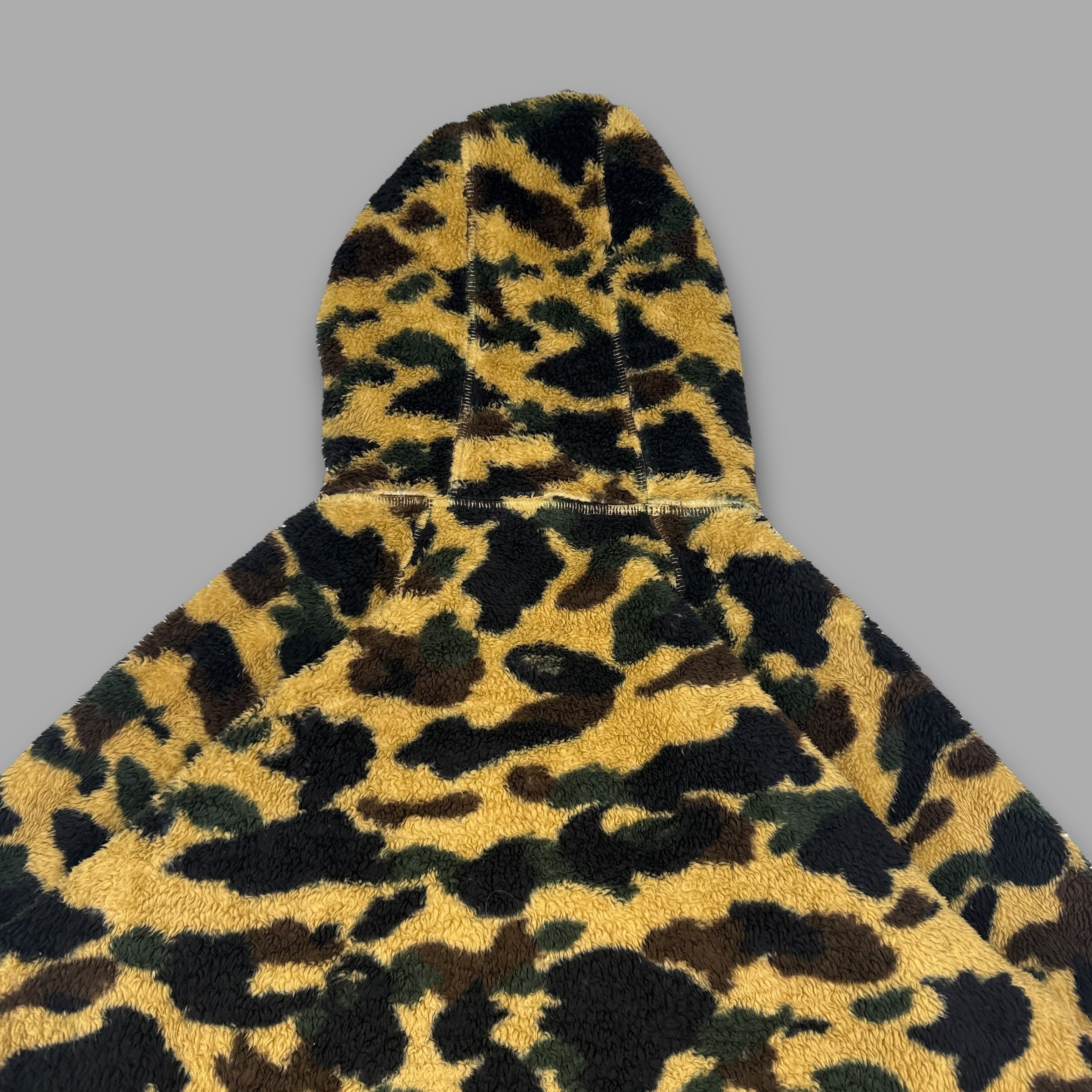 Bape 2000's half zip pullover monogram camo fleece jacket (M)