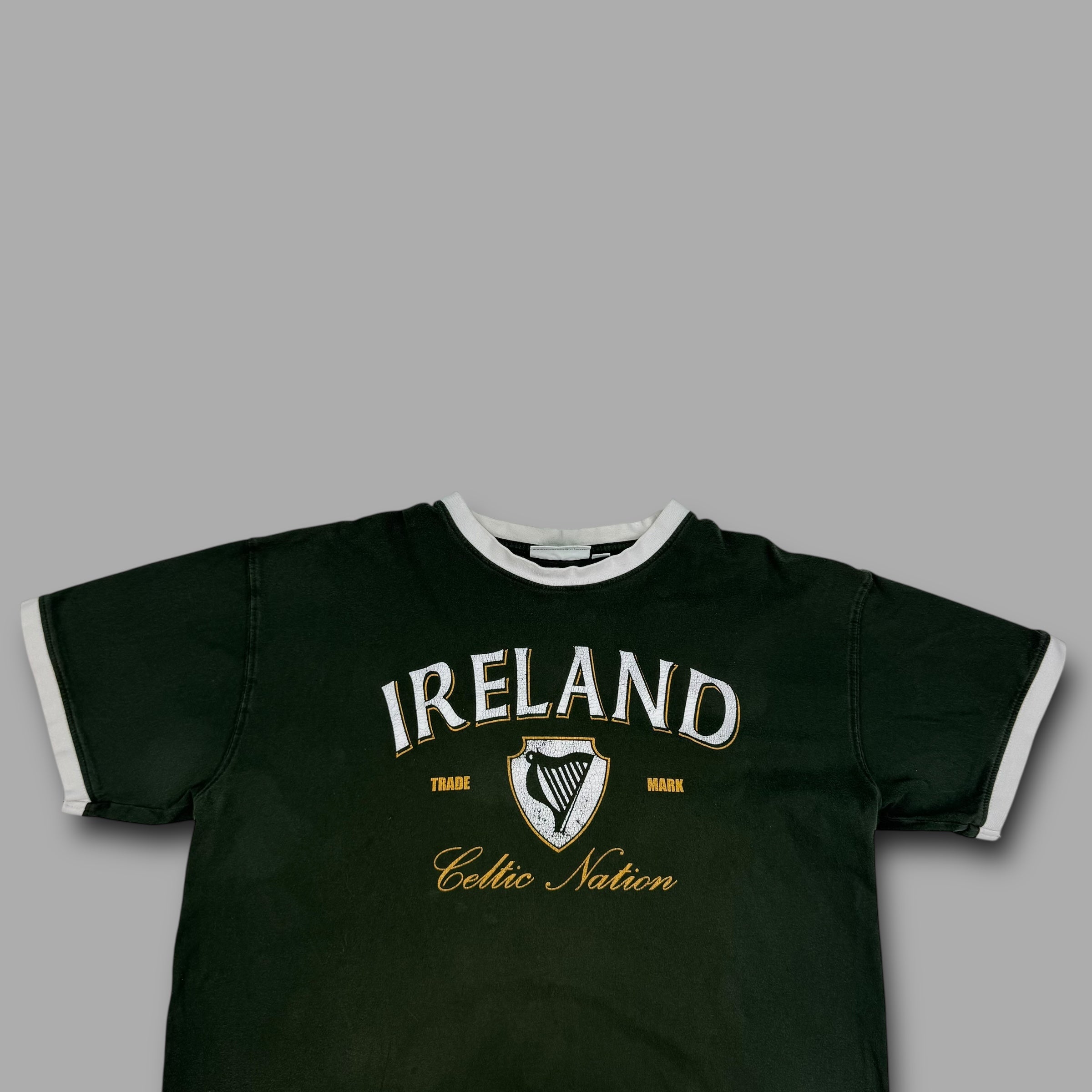 Ireland celtic nation 2000's graphic spellout tee (L)