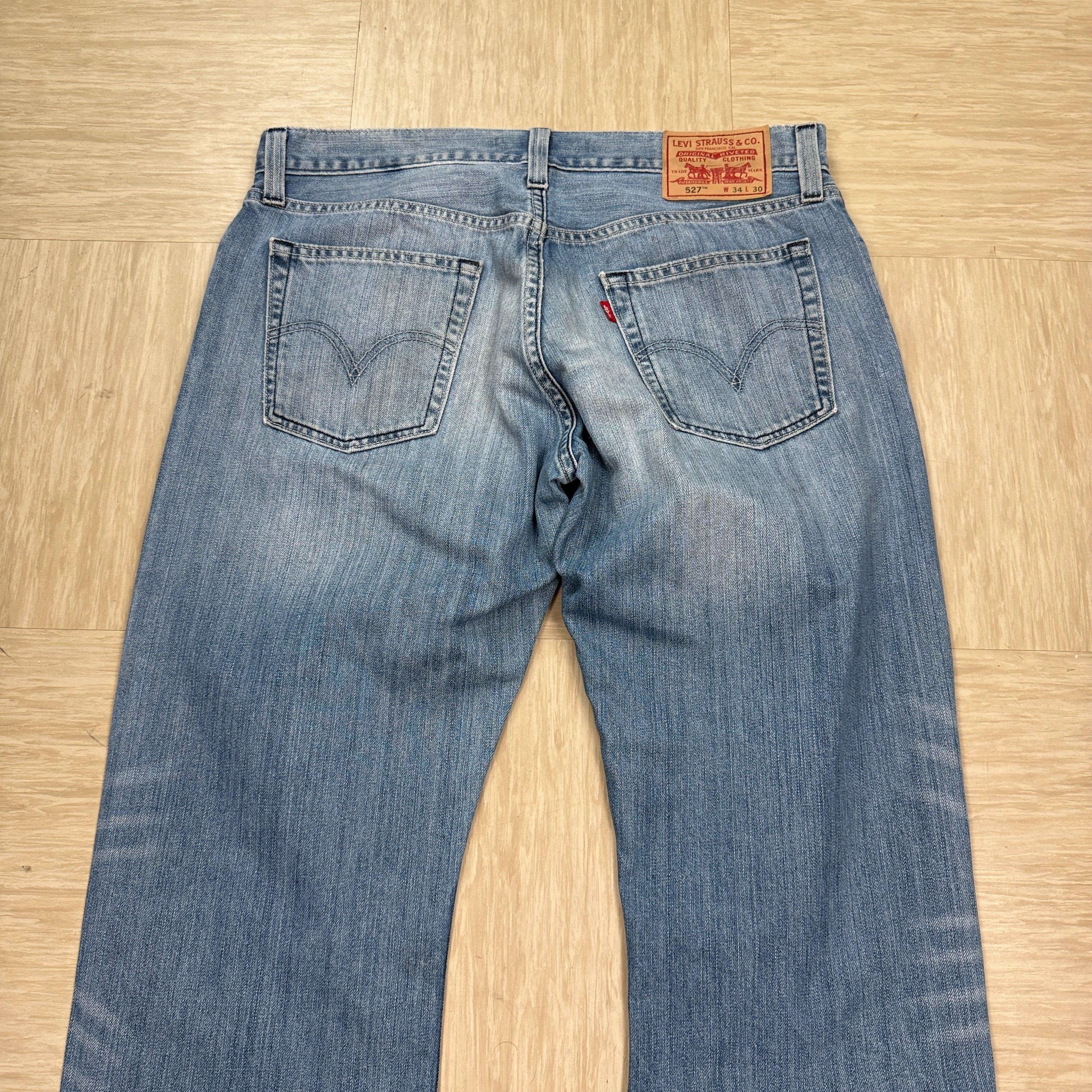 Levi's 527 2000's low waisted relaxed bootcut denim jeans (S-M)