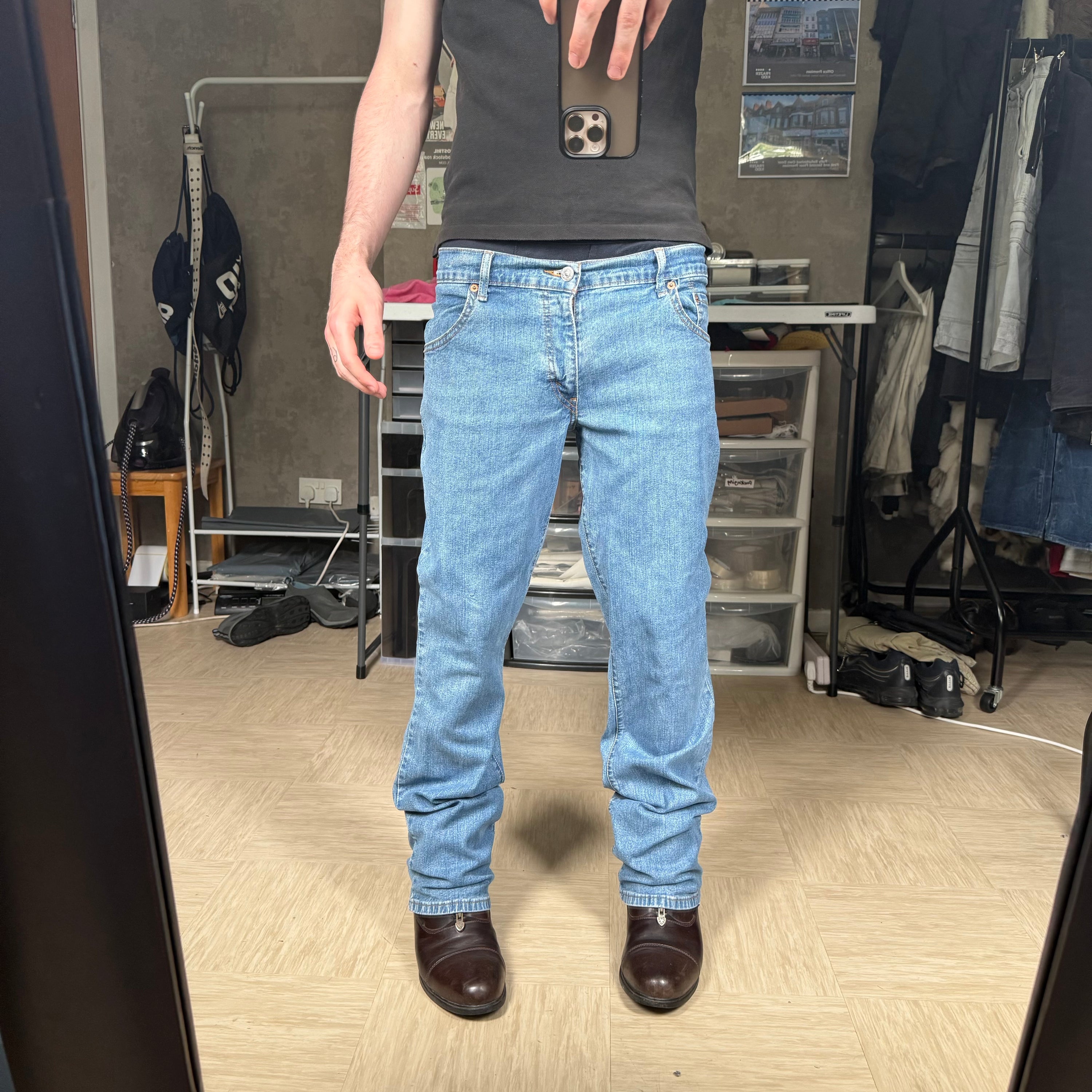 Levi's 550 2000's relaxed bootcut light washed denim jeans (S)