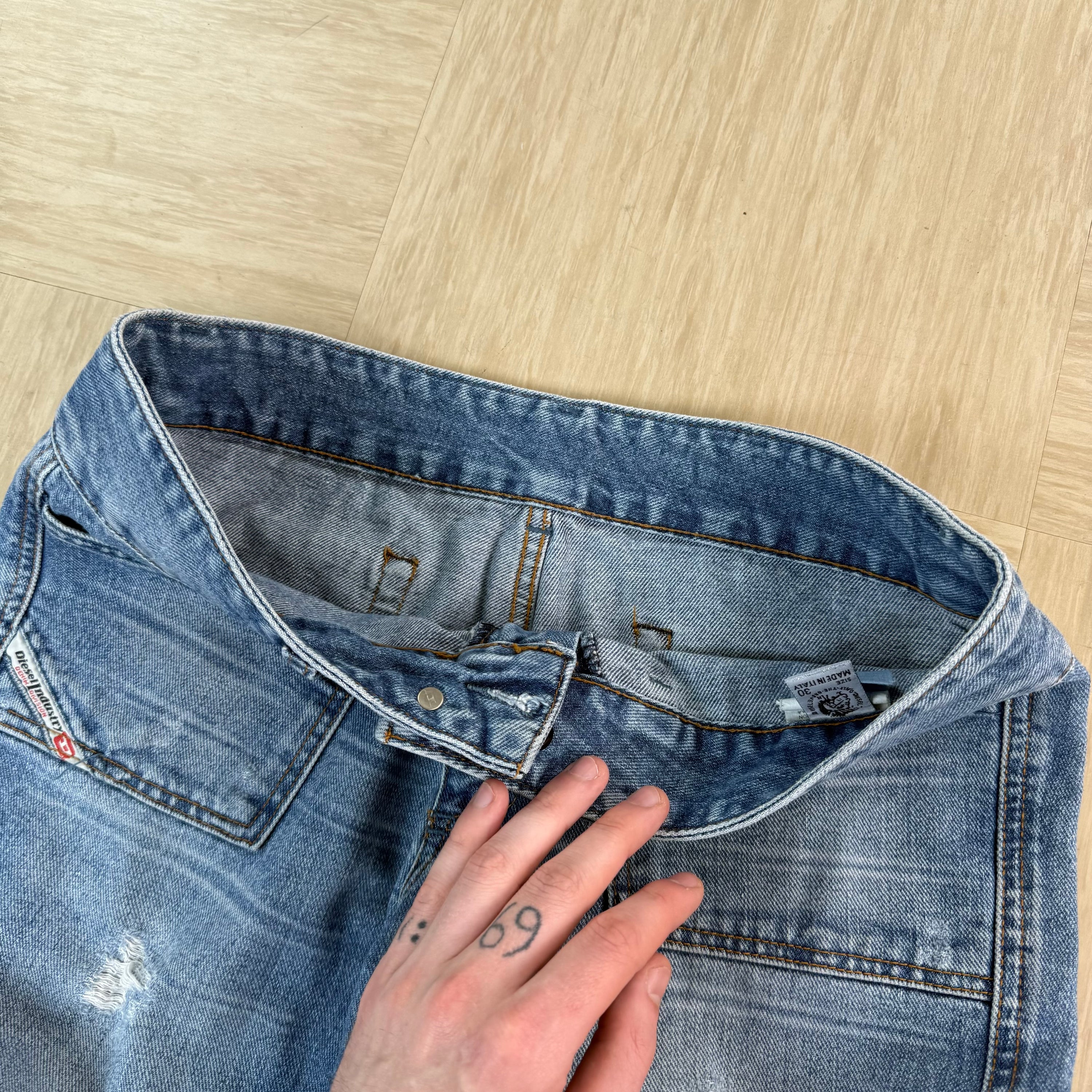 Diesel 2000's relaxed distressed denim bootcut jeans (S)