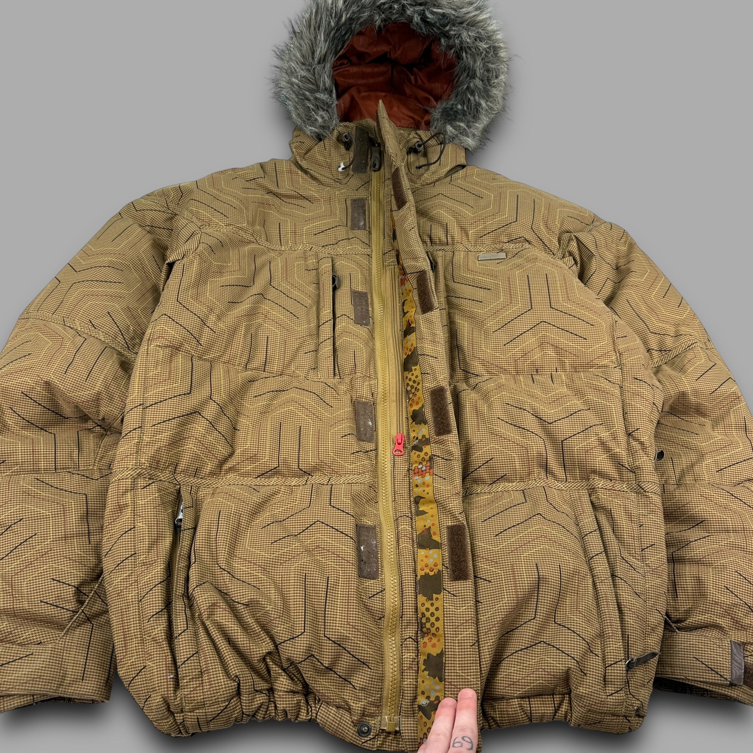 Burton 2000's technical vented monogram ski jacket with fur hood (L)