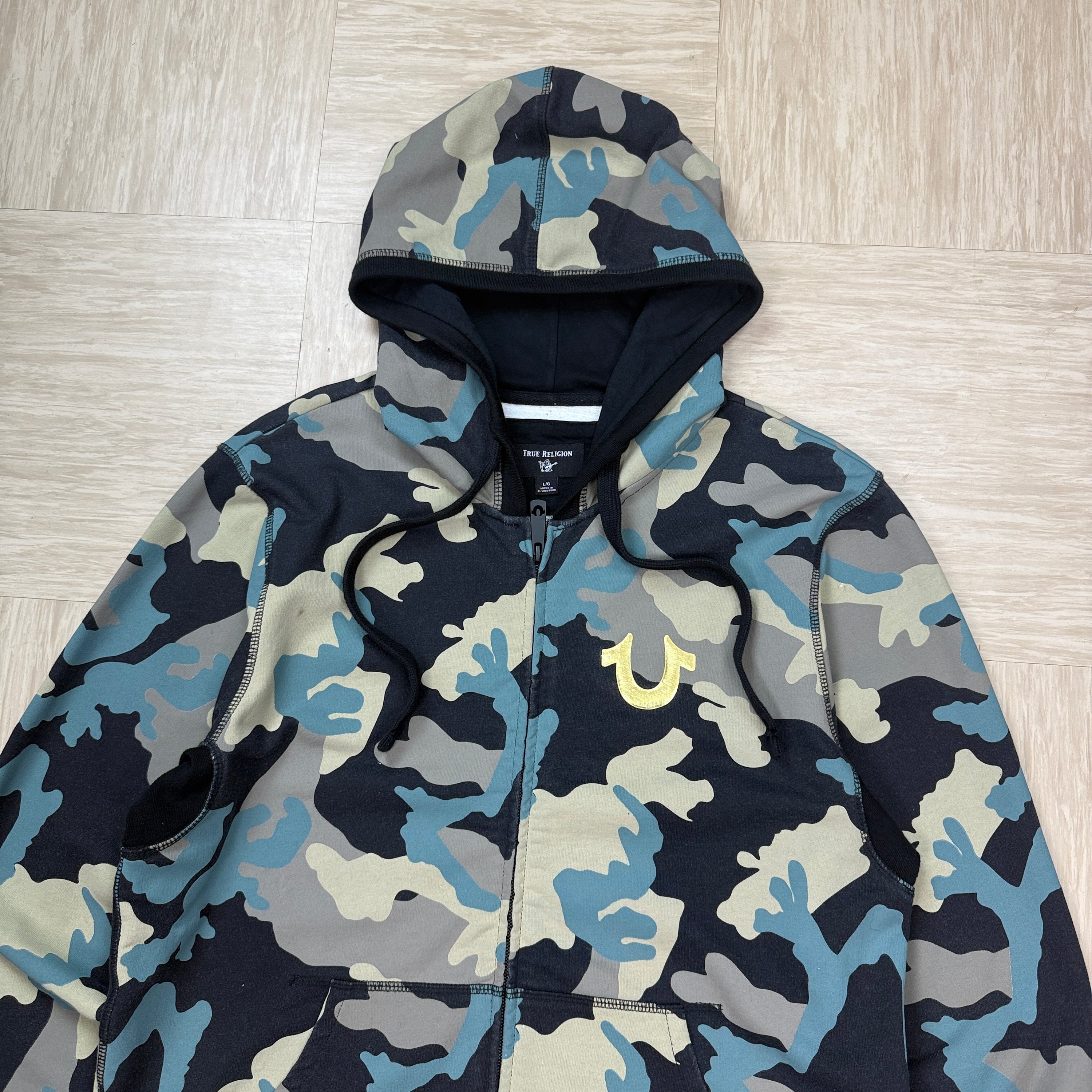 True religion 2000's zip up graphic camo print hoodie (L)