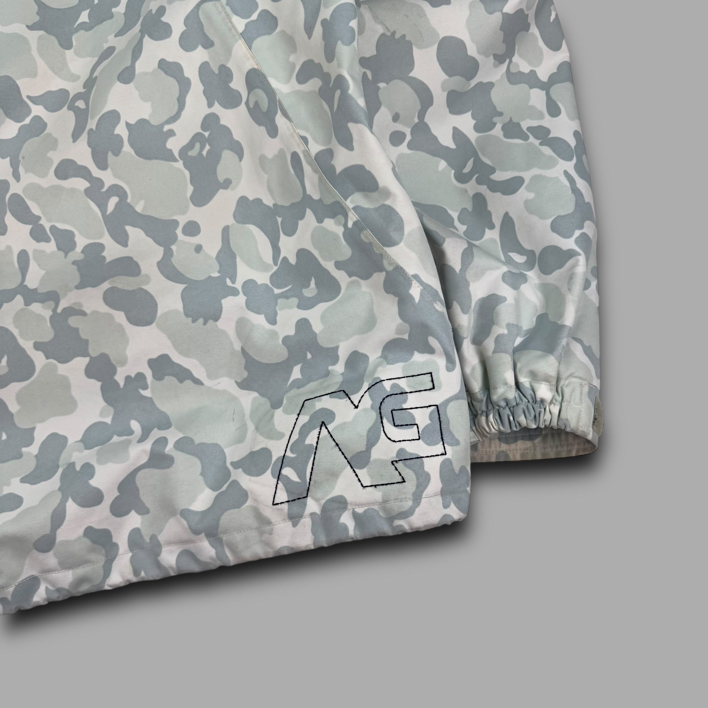 Burton Analog 2000's technical vented camo print hardshell ski jacket (XL)