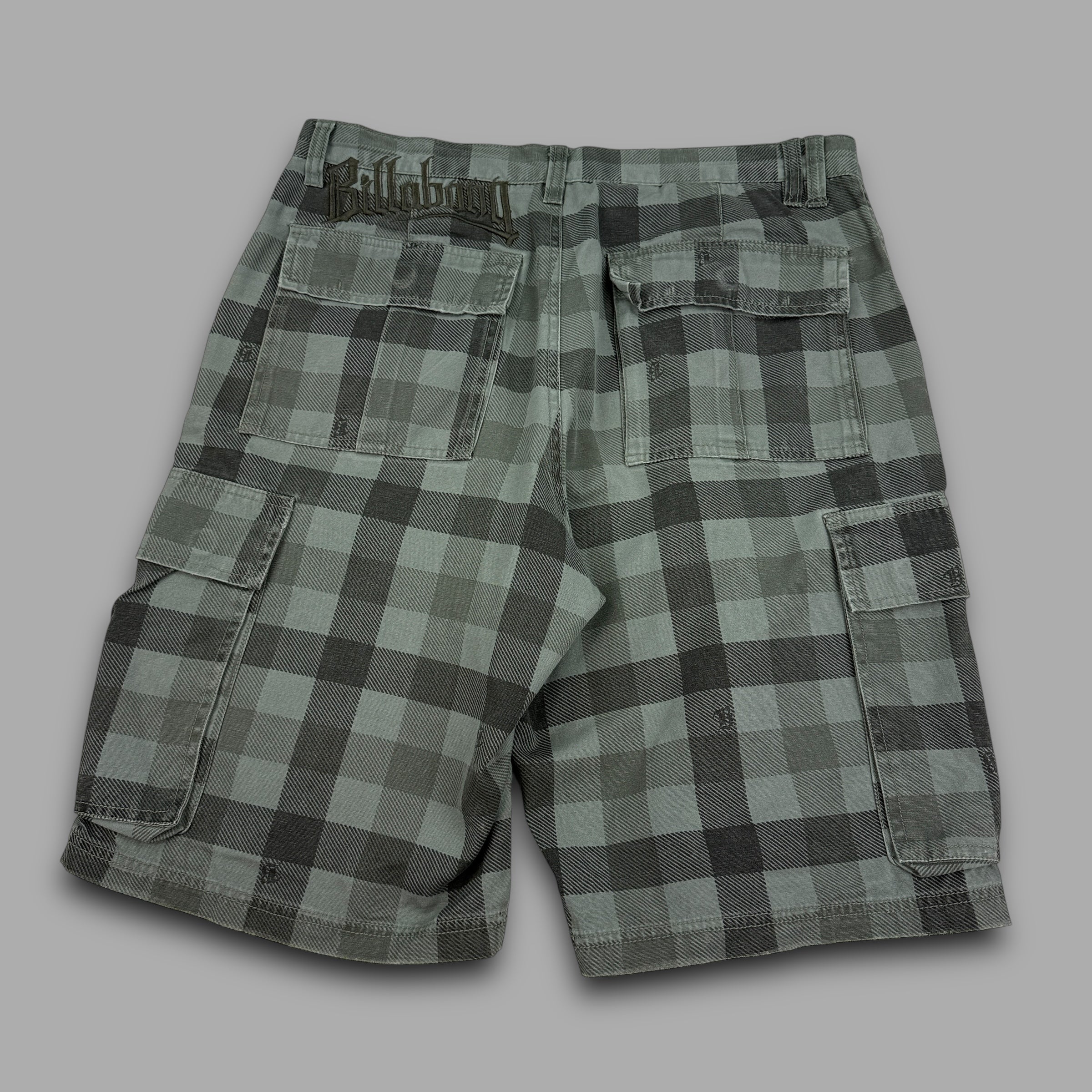 Billabong 2000's baggy wide leg plaid cargo shorts (M-L)
