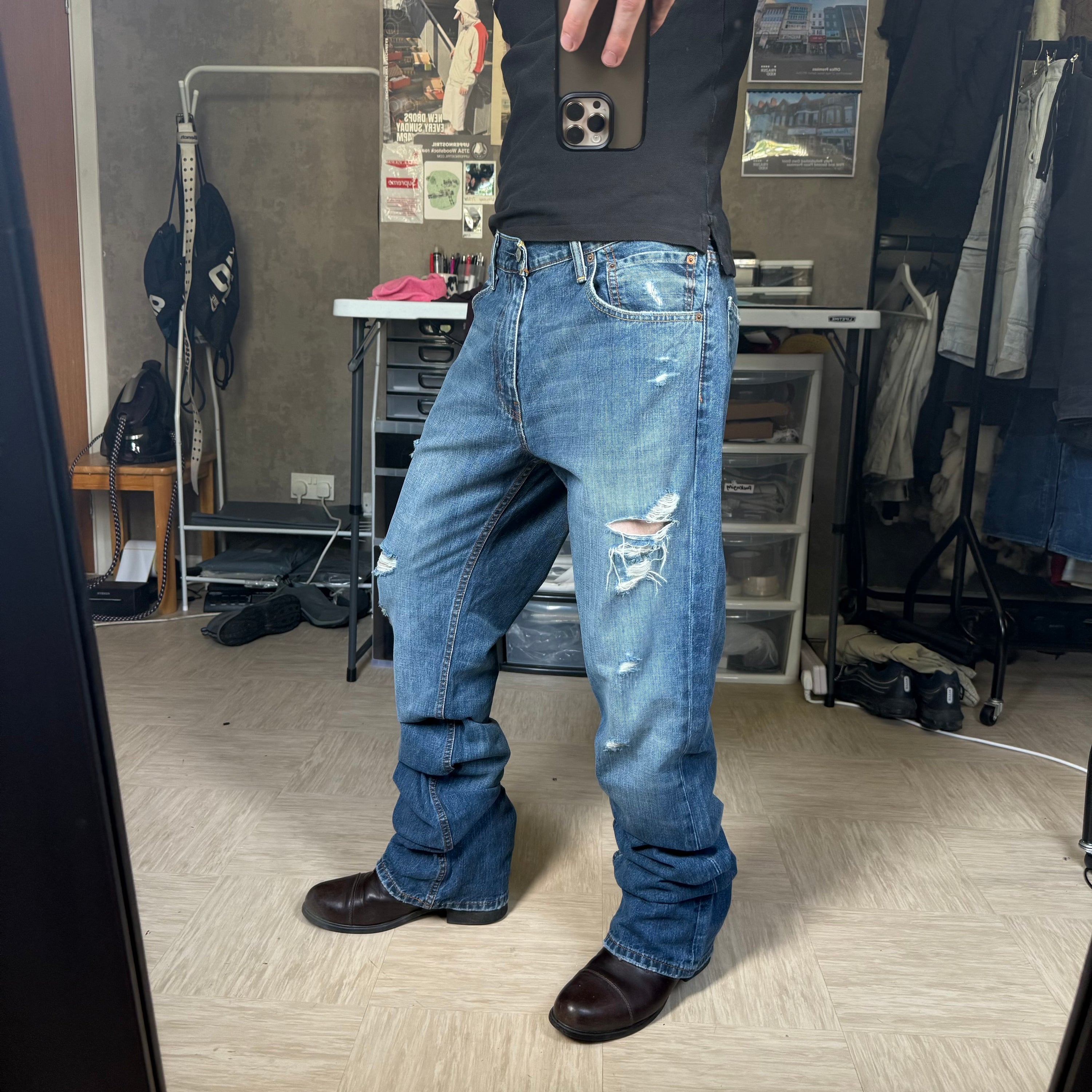 Levi's 527 2000's distressed long leg relaxed denim bootcut jeans (L-XL)