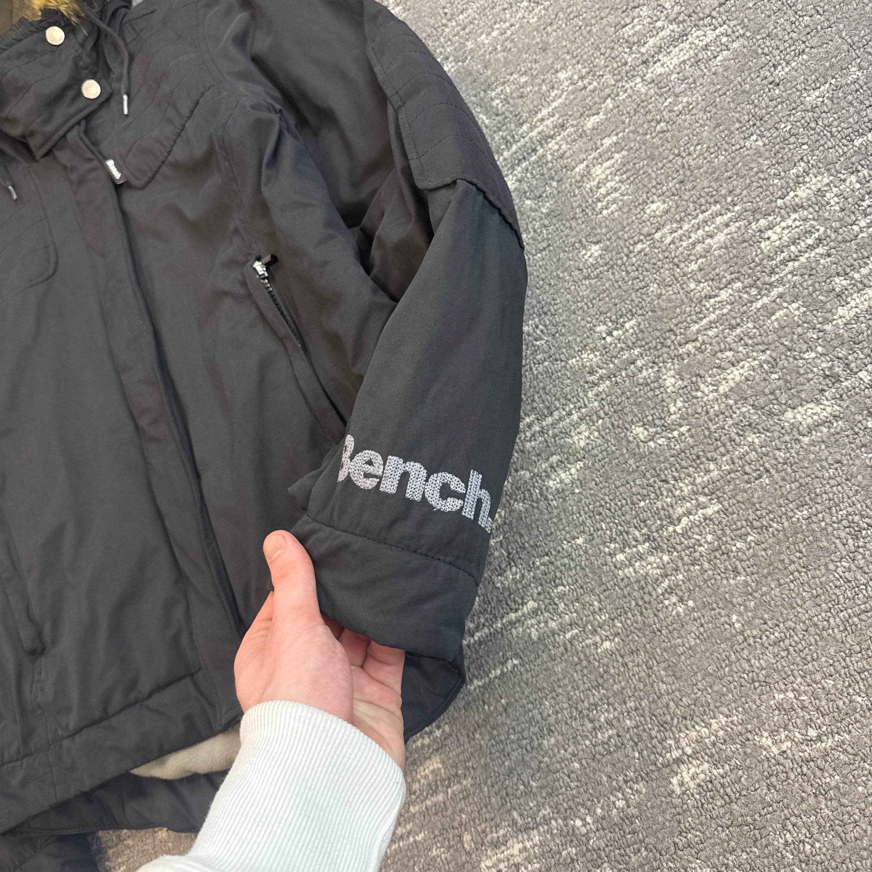 Bench 2000's technical fleece lined fur hood cropped jacket (M) wms