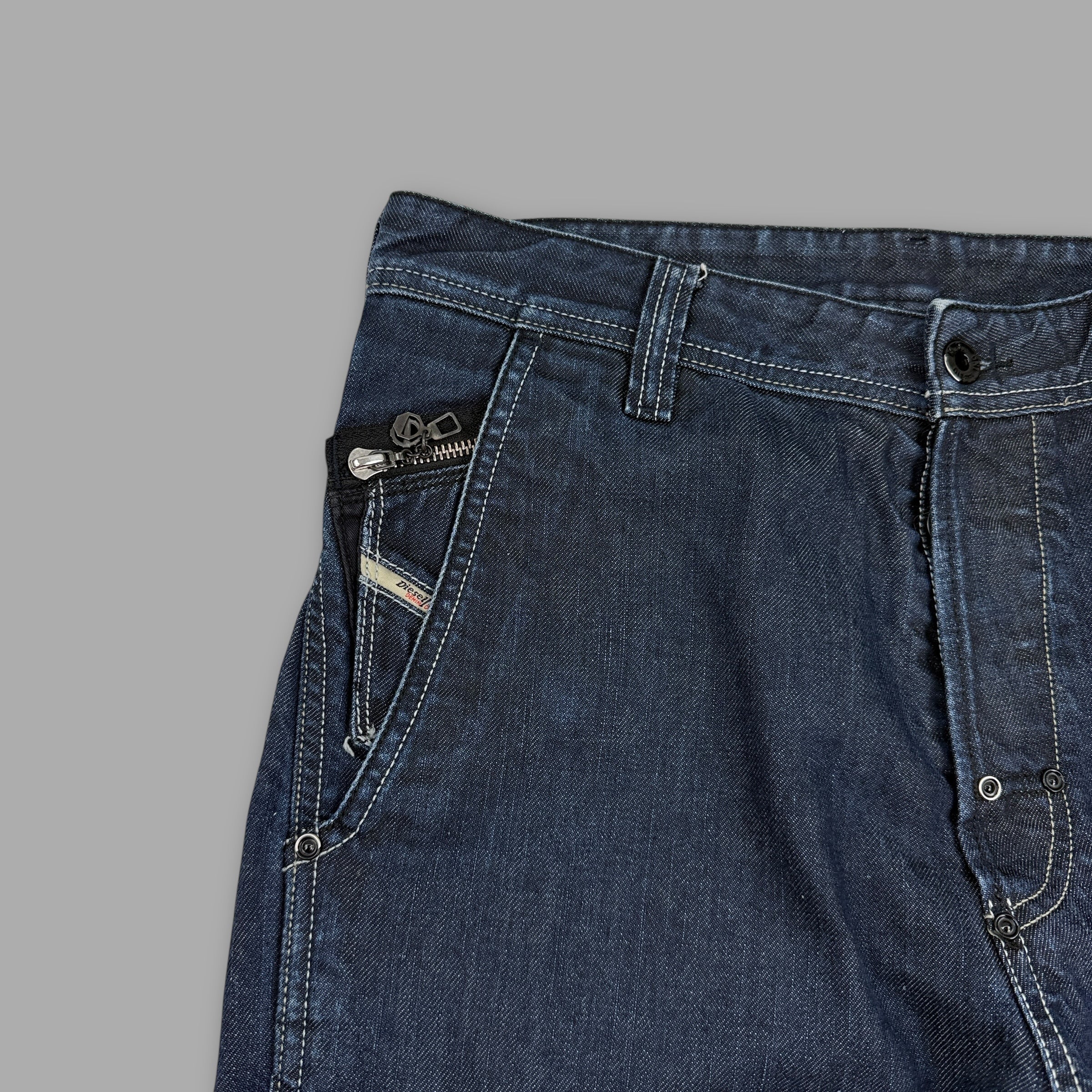 Diesel 2000's contrast stitch bootcut pheyo jeans (S)