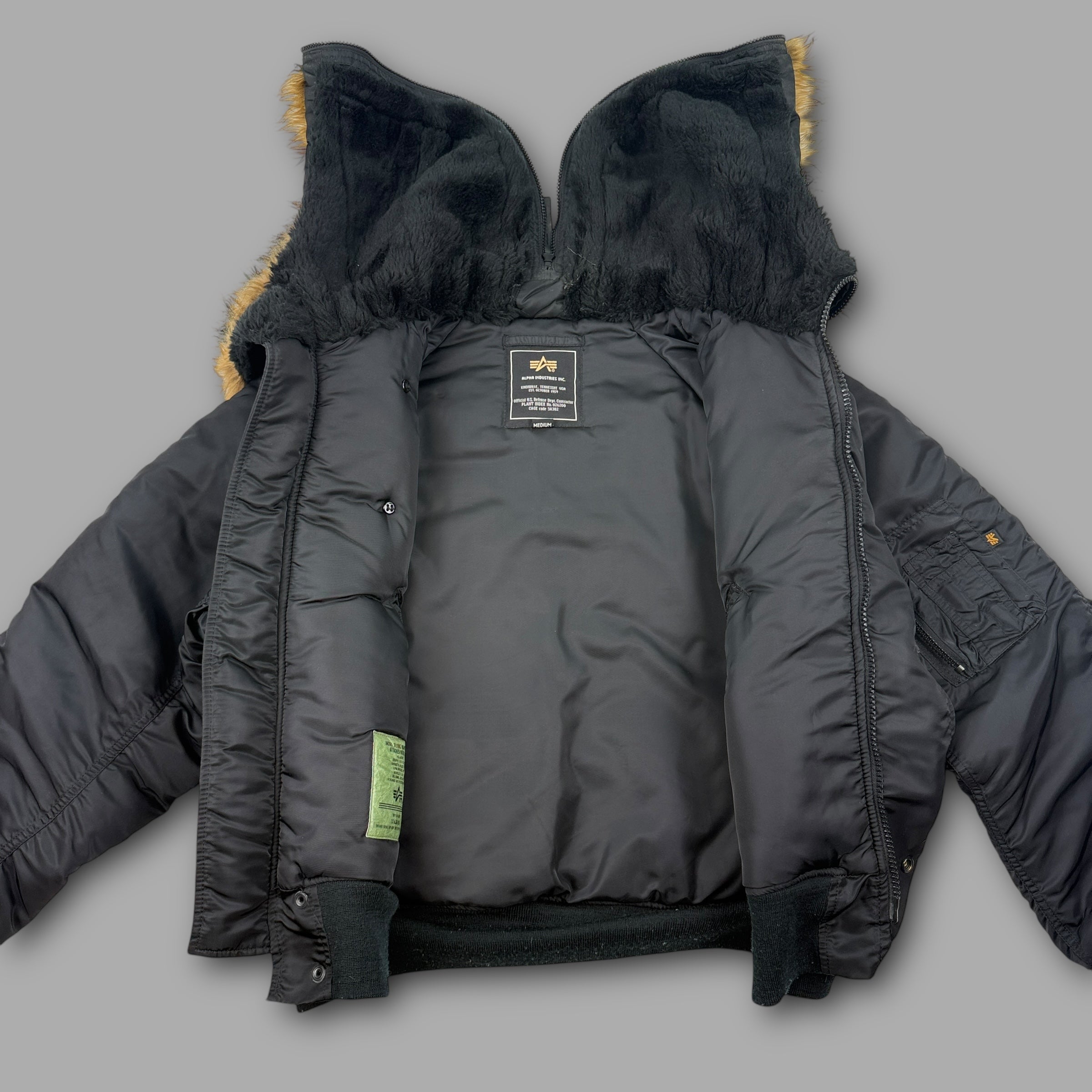 Alpha industries 2000's technical nylon split fur hood cropped bomber jacket (M)