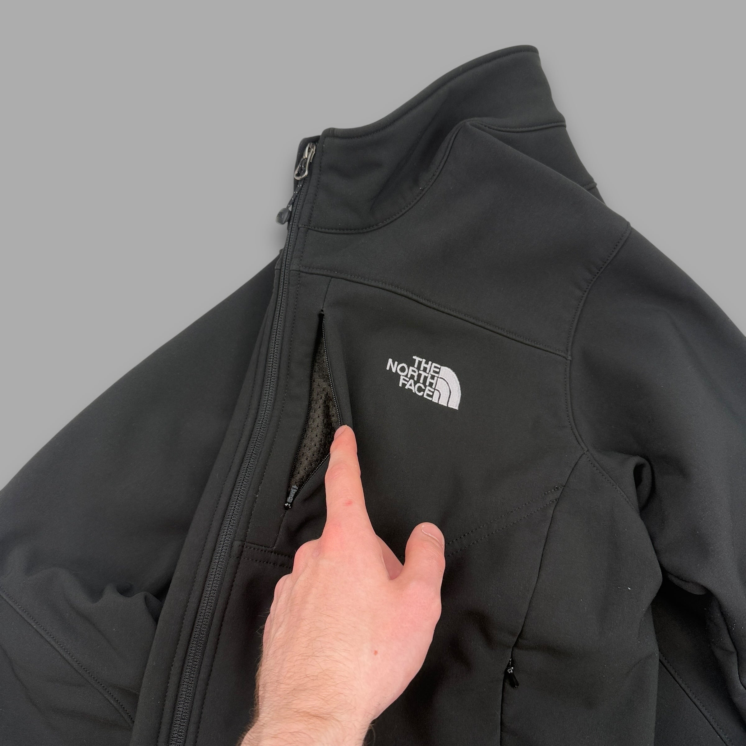 The north face 2007 technical softshell zip-up jacket (L)