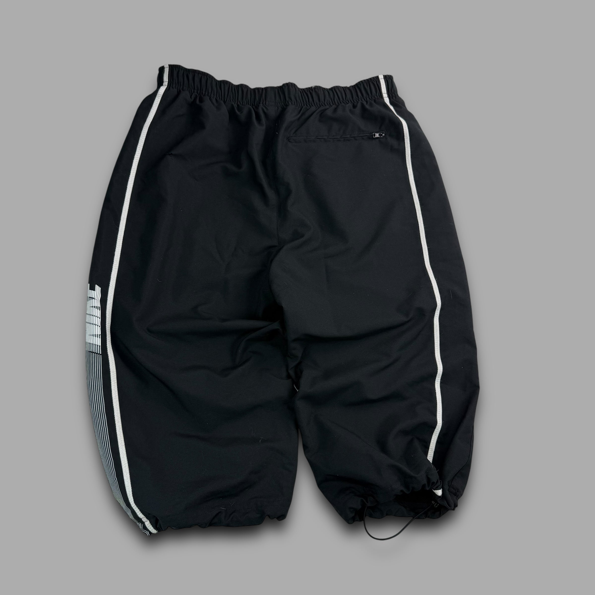 Nike 2000's baggy wide leg spellout shorts (M)