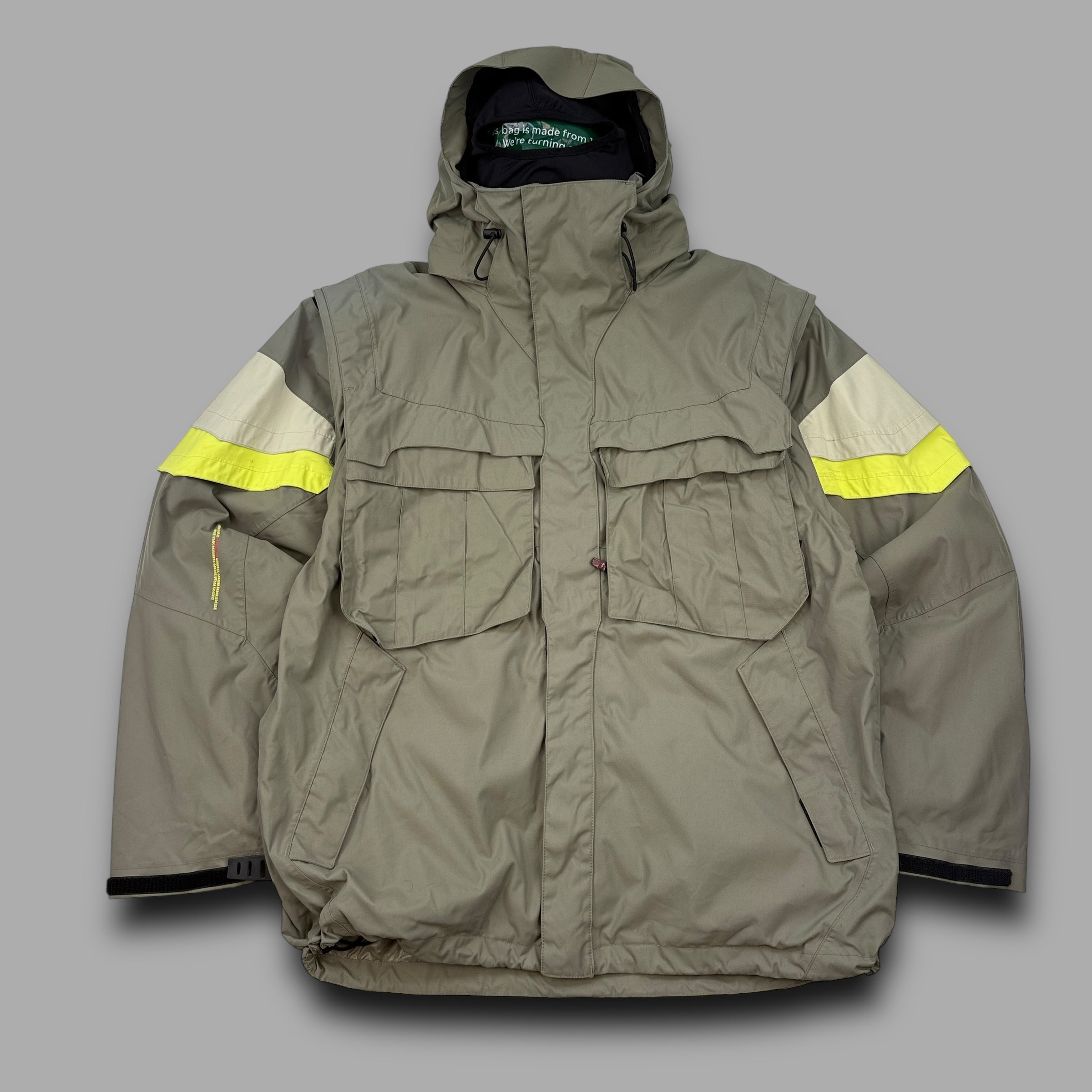 Quiksilver endurance series 2000's technical multi-pocket panelled ski jacket (L)
