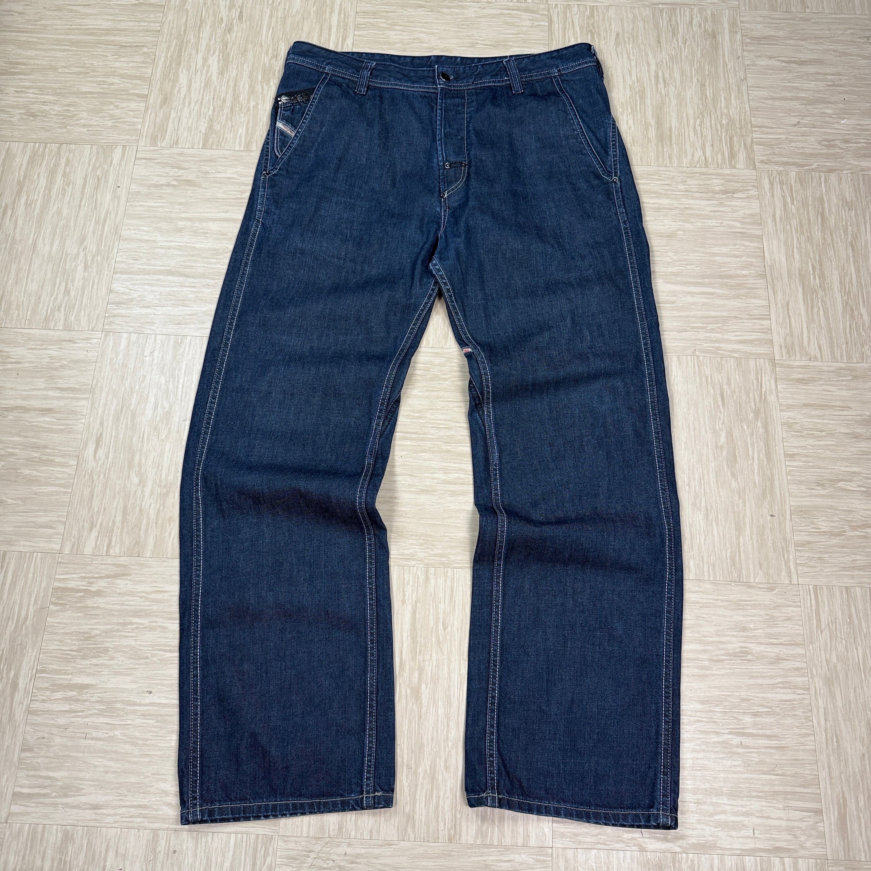 Diesel pheyo 2000's relaxed bootcut dark denim contrast stitch jeans (M-L)