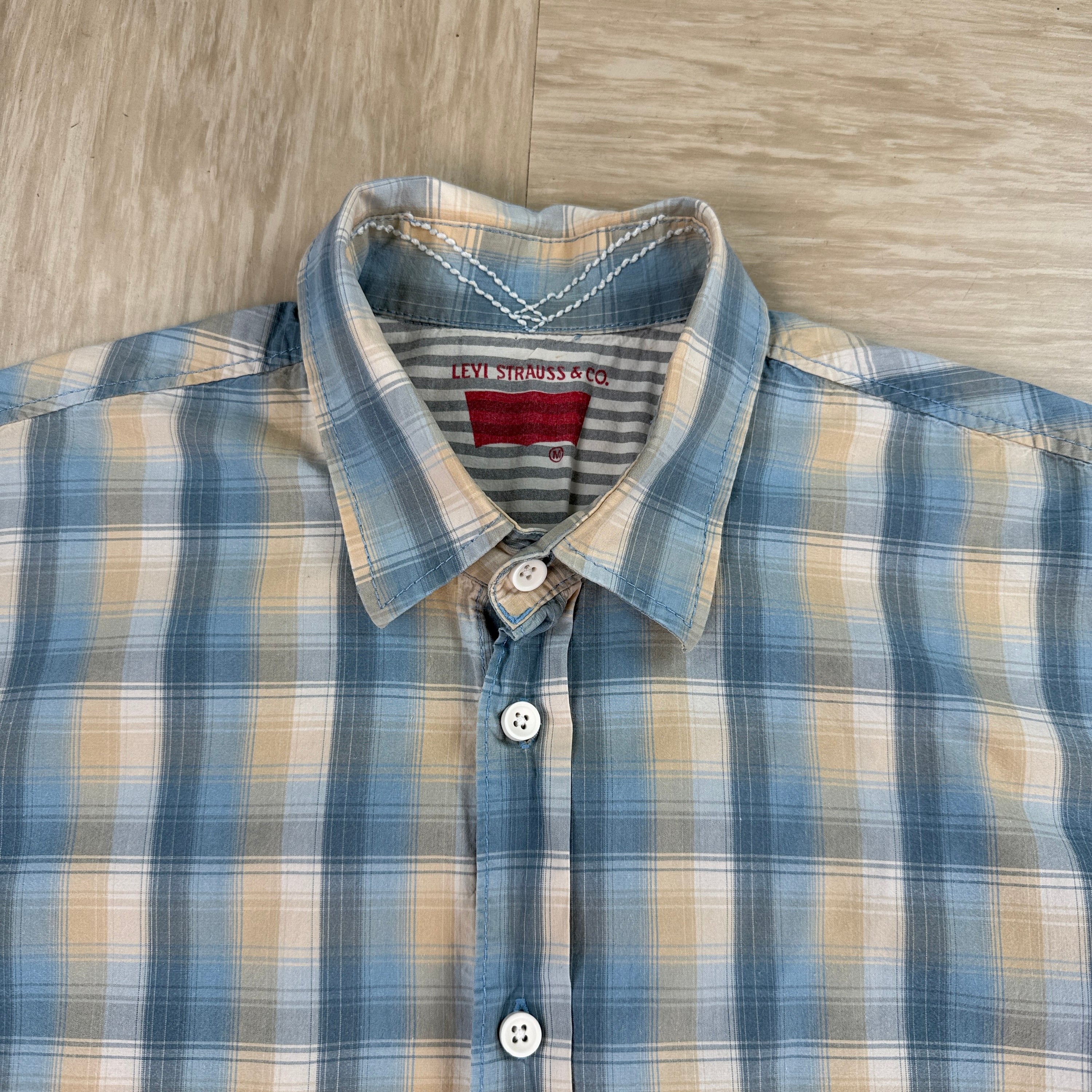 Levi's 2008 plaid button up fitted shirt (S)