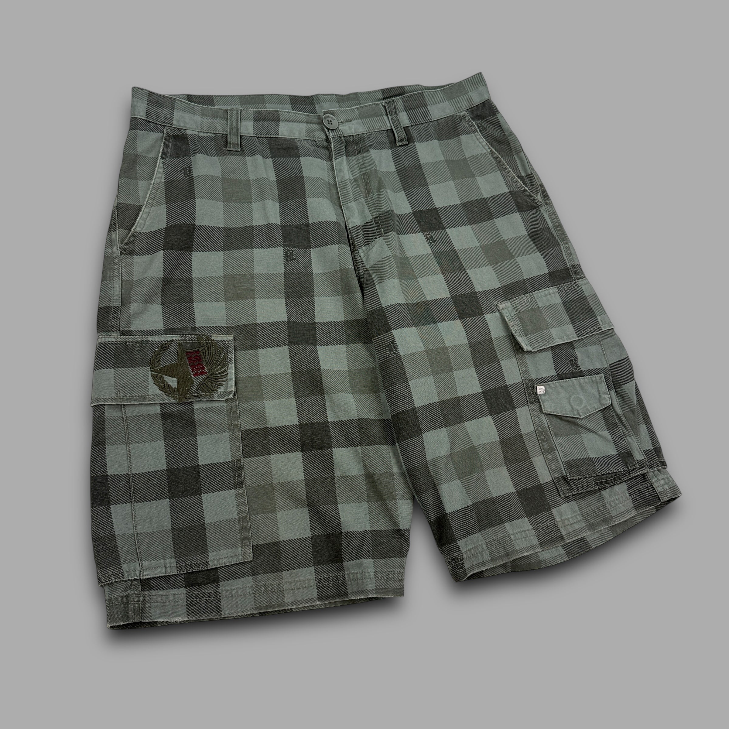 Billabong 2000's baggy wide leg plaid cargo shorts (M-L)